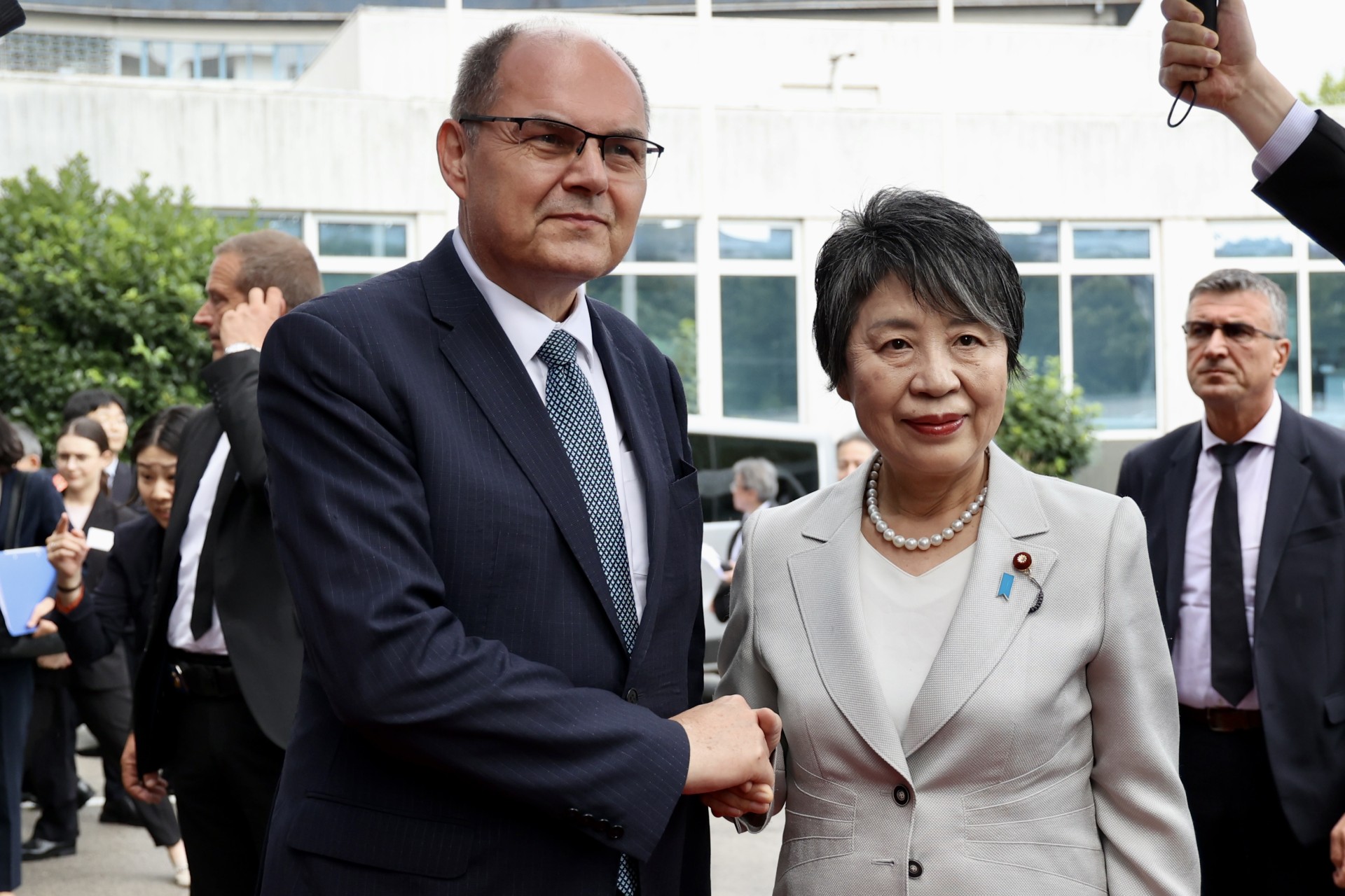 Christian Schmidt, Yoko Kamikawa