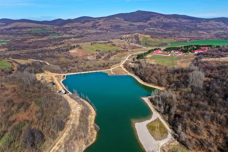 jezero manjača