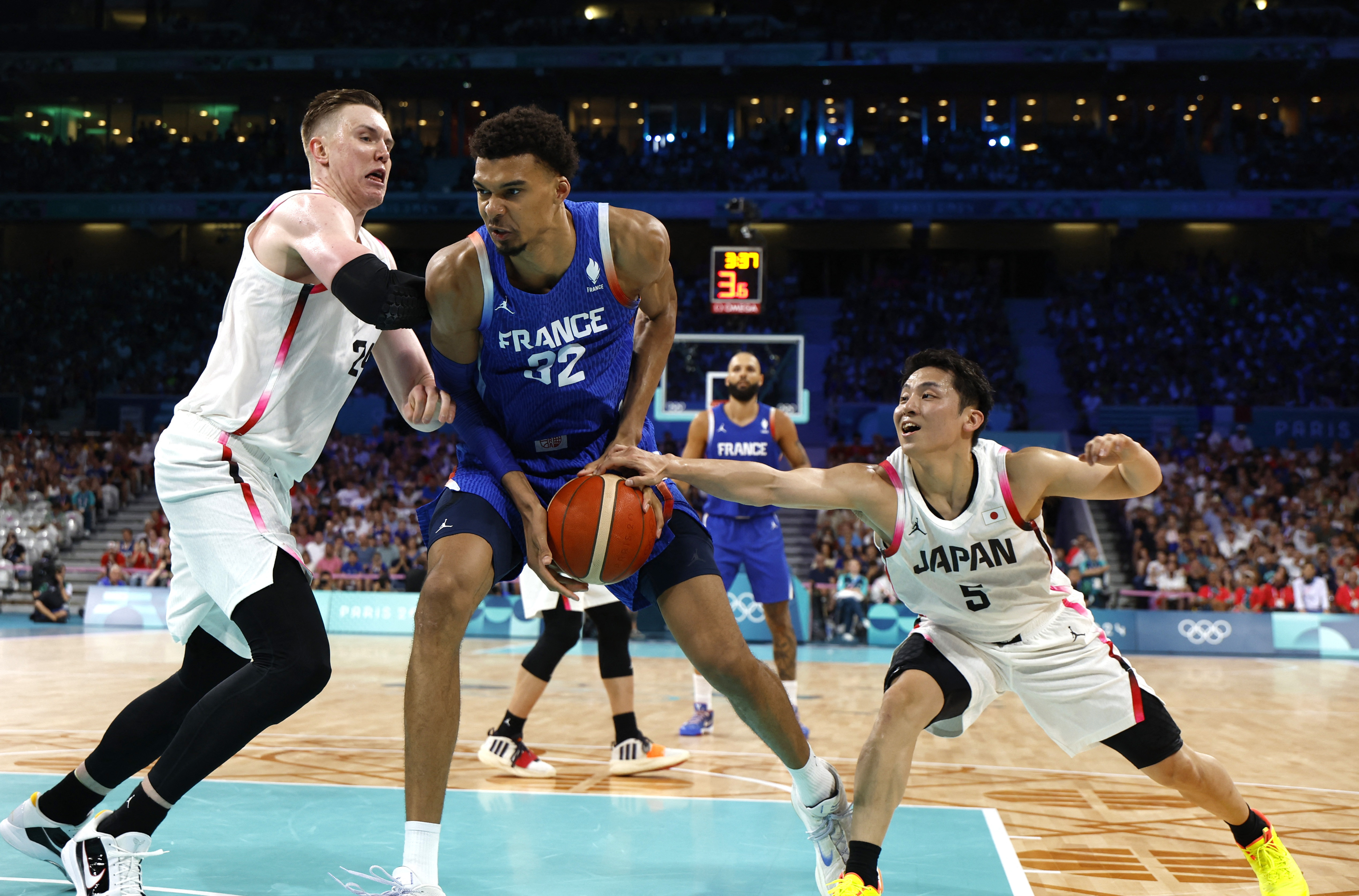 Basketball - Men's Group Phase - Group B - Japan vs France