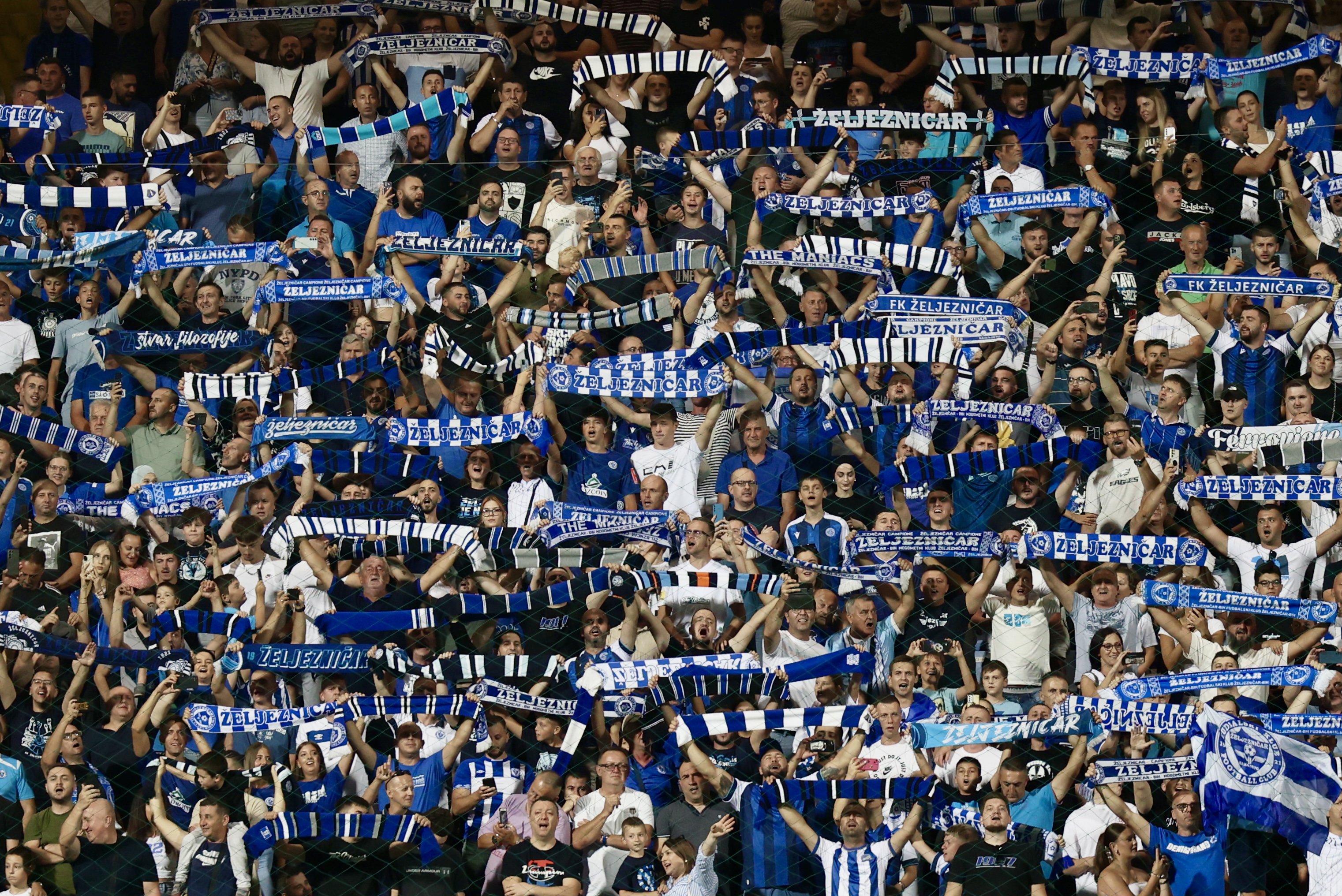 FK Željezničar, Manijaci, navijači