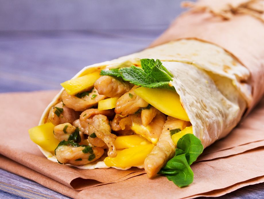 62879854-tortilja-s-mangom-i-piletinom