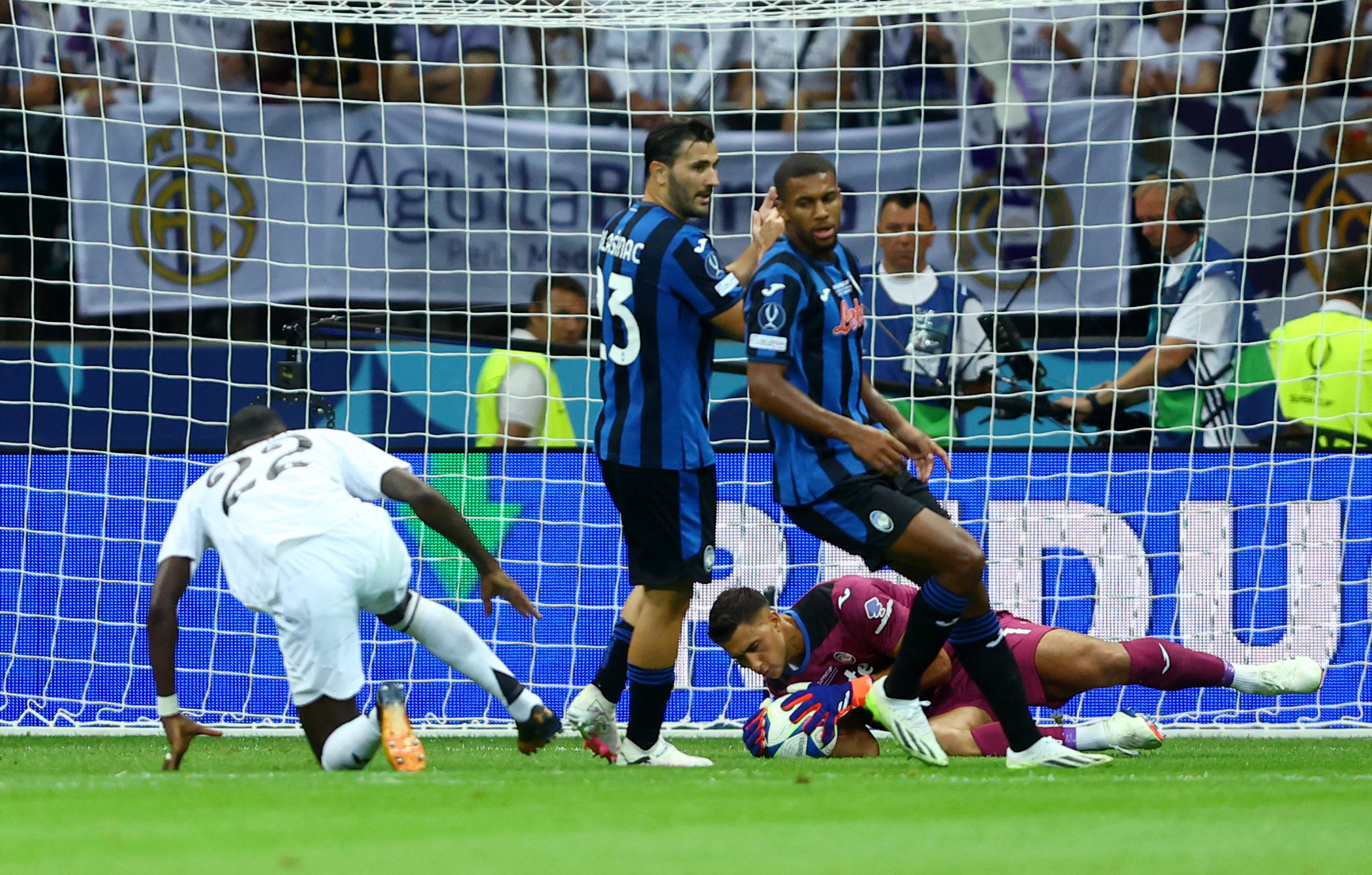 REUTERS/Kacper Pempel