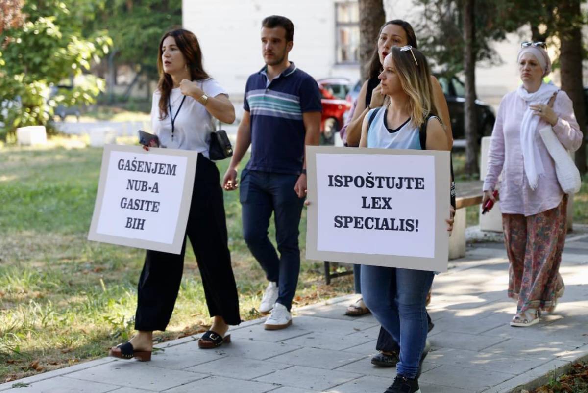 0dca69ca-f57a-48f1-8d00-07e31fa2167c