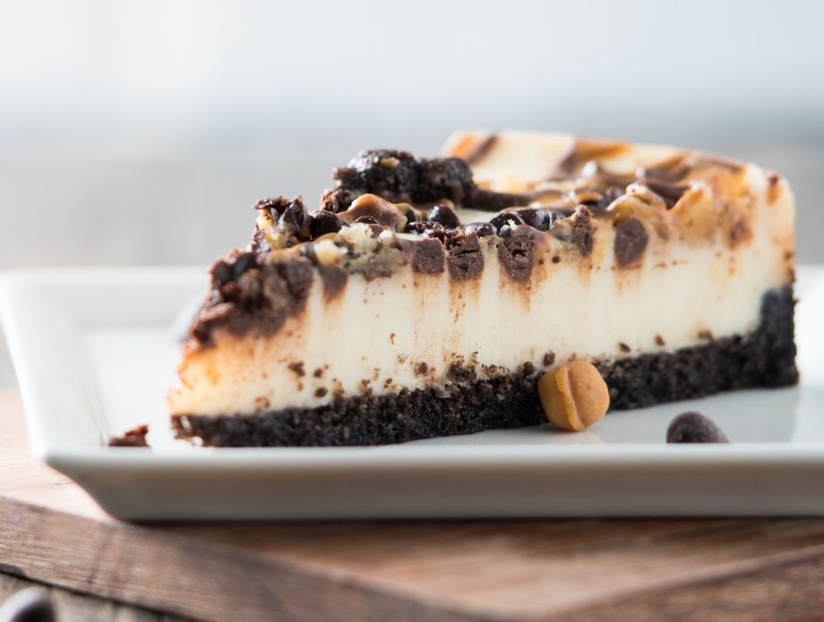 62883707-cheesecake-s-karamelom-i-cokoladom