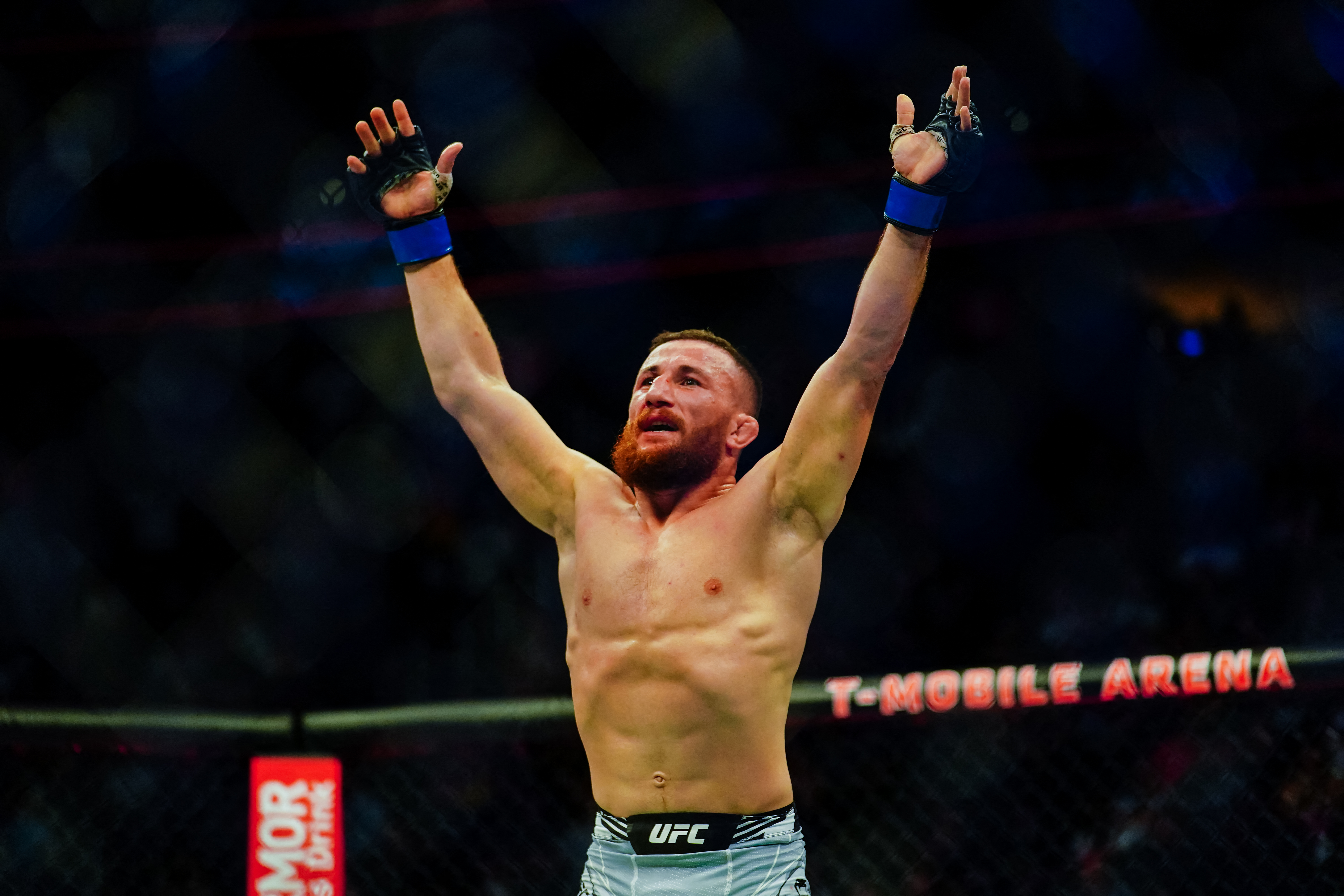 UFC 266: Moraes v Dvalishvili