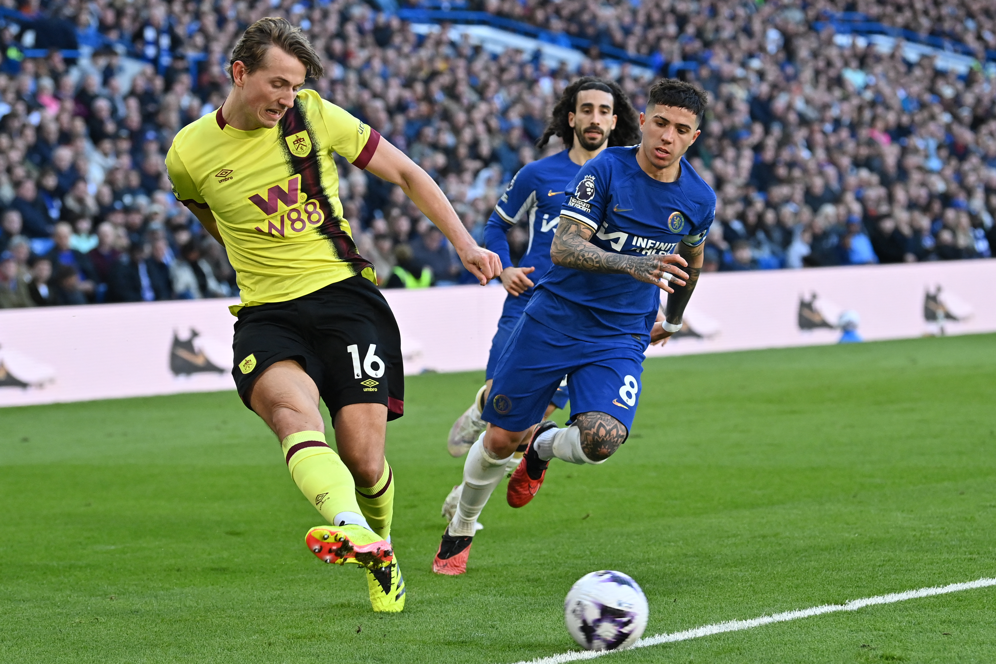 FBL-ENG-PR-CHELSEA-BURNLEY