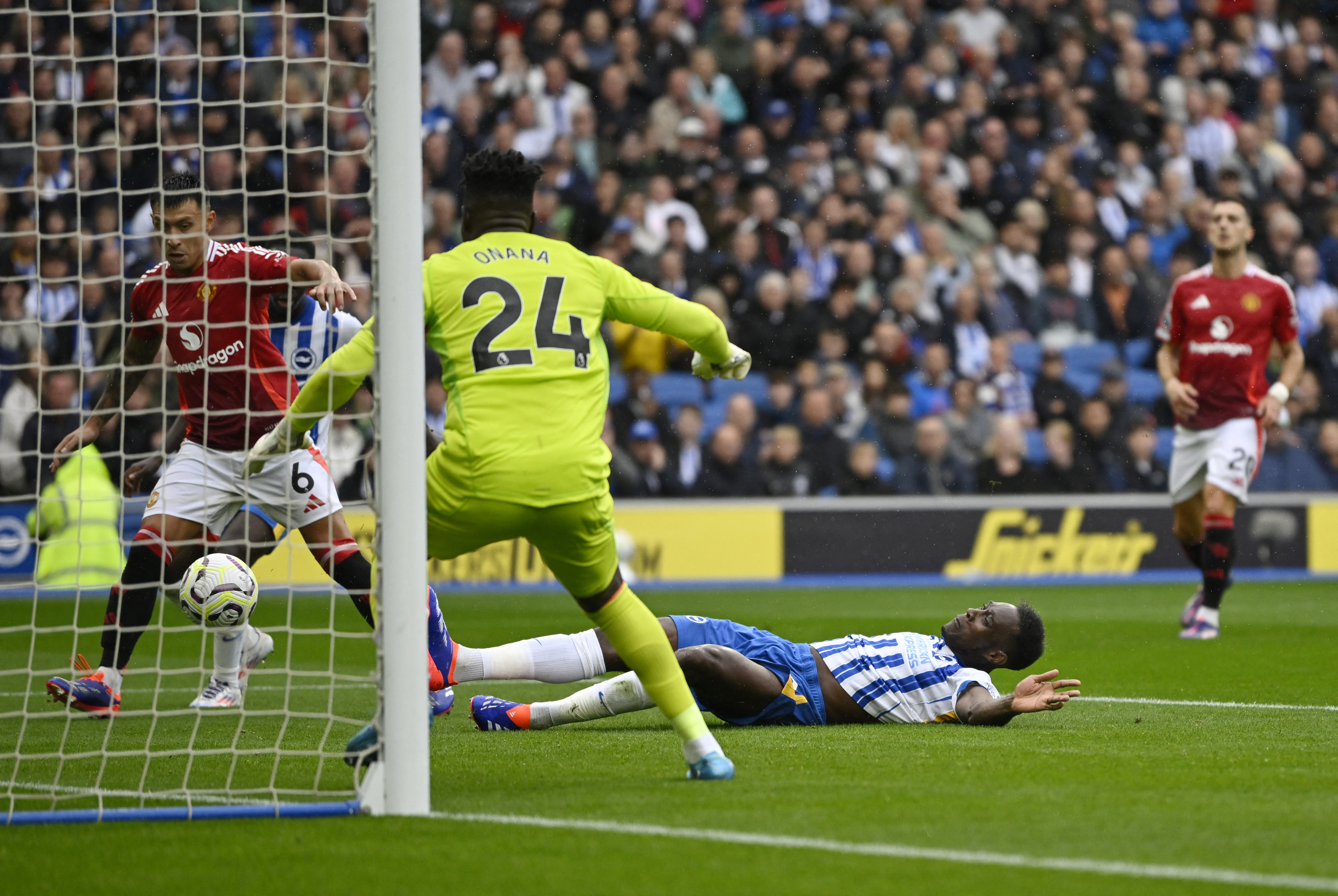 Premier League - Brighton &amp; Hove Albion v Manchester United