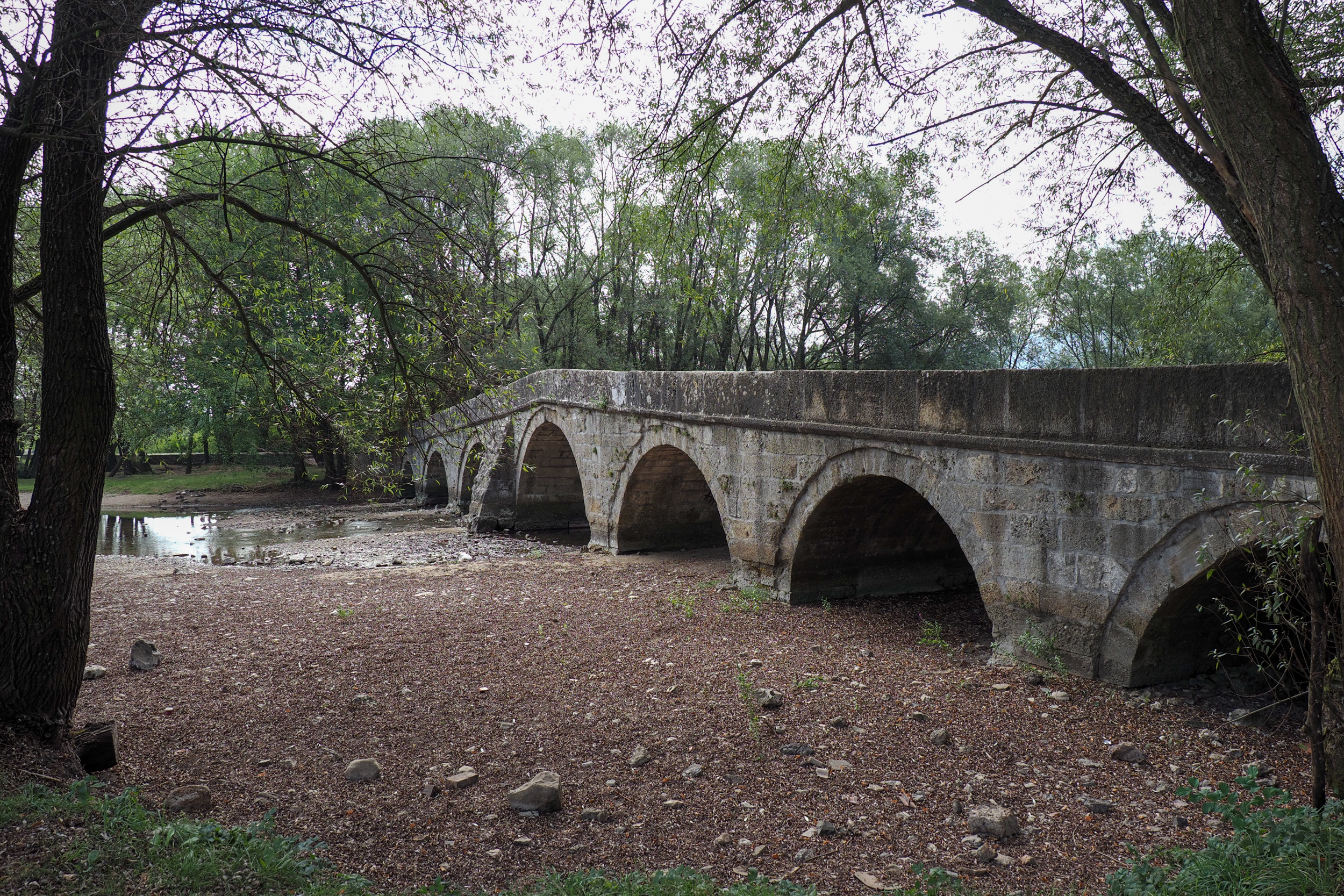 Sarajevo: Nivo rijeke Bosne ispod Rimskog mosta veoma nizak