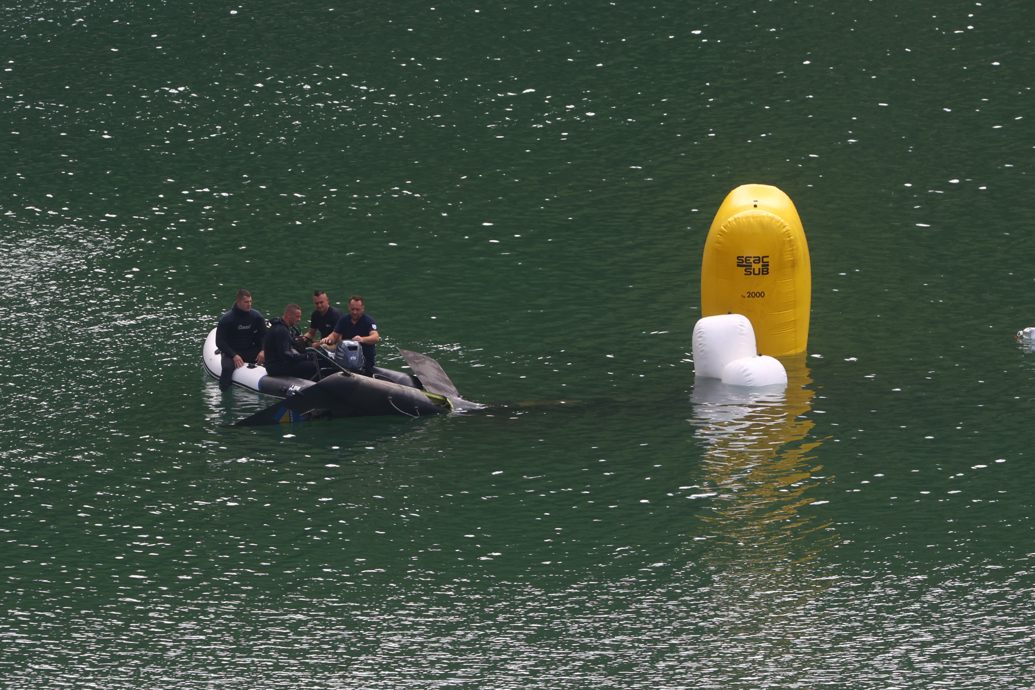 BiH: Izvlačenje olupine helikoptera iz Jablaničkog jezera