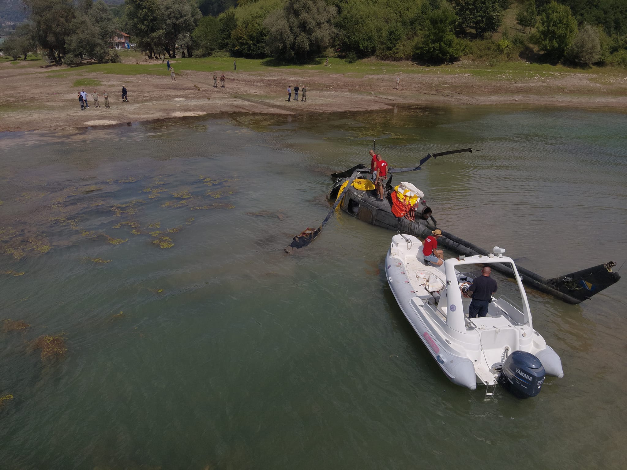 izvlačenje helikoptera os bih iz jablaničkog jezera
