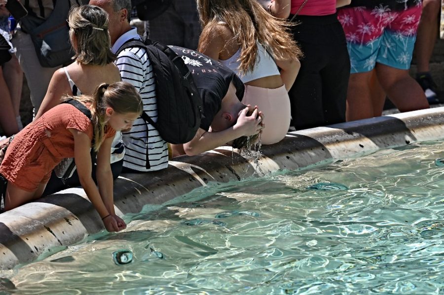 1662627692-000_32EW736-900x599