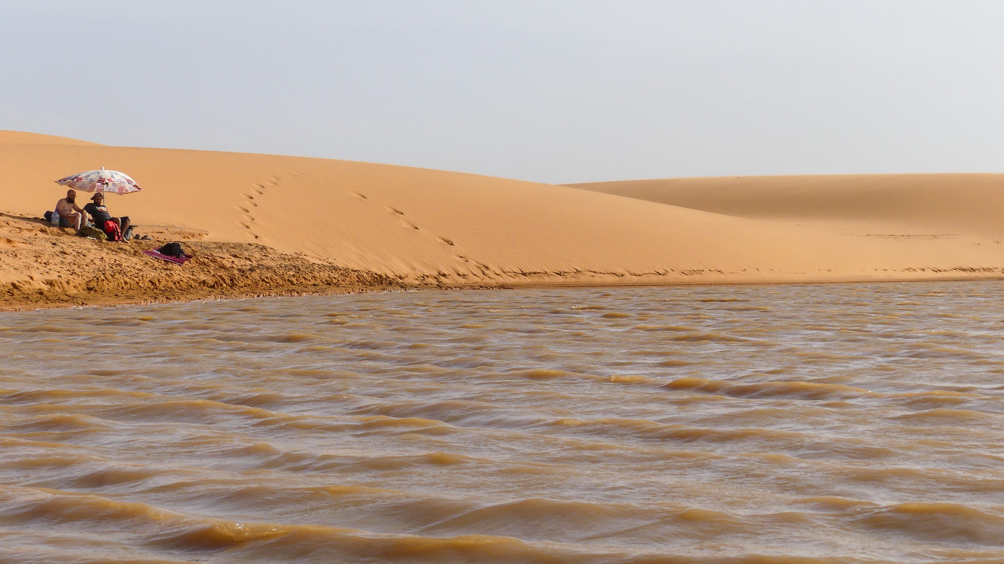 Photo Of Rare Rainbow Over Sahara Following Rare Rain Storm - 02 Sep 2024