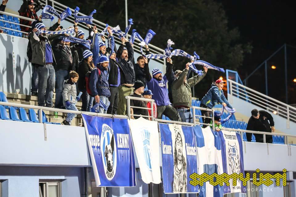 navijači usti