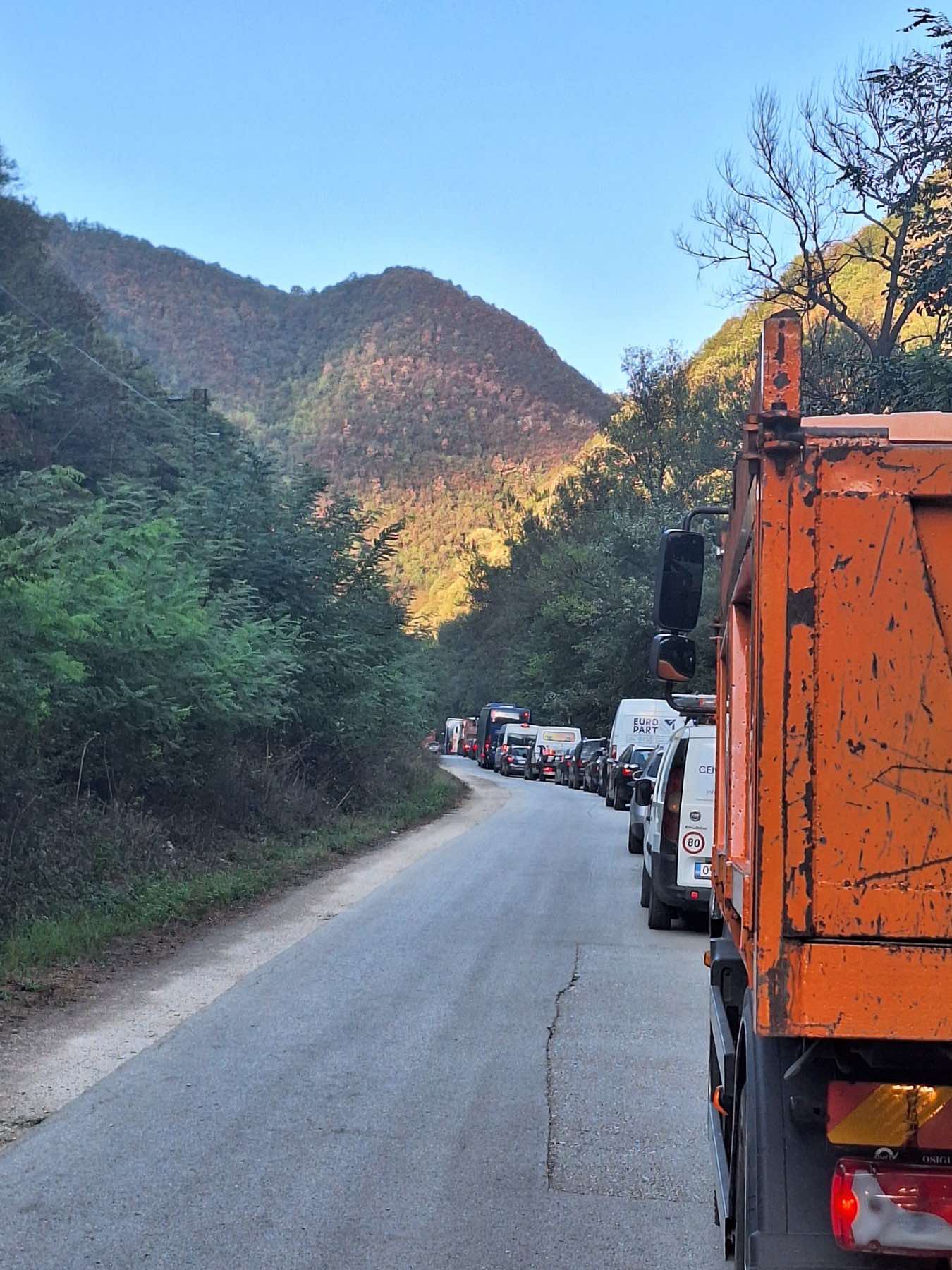 kolone vozila nakon nesreće u Vranduku