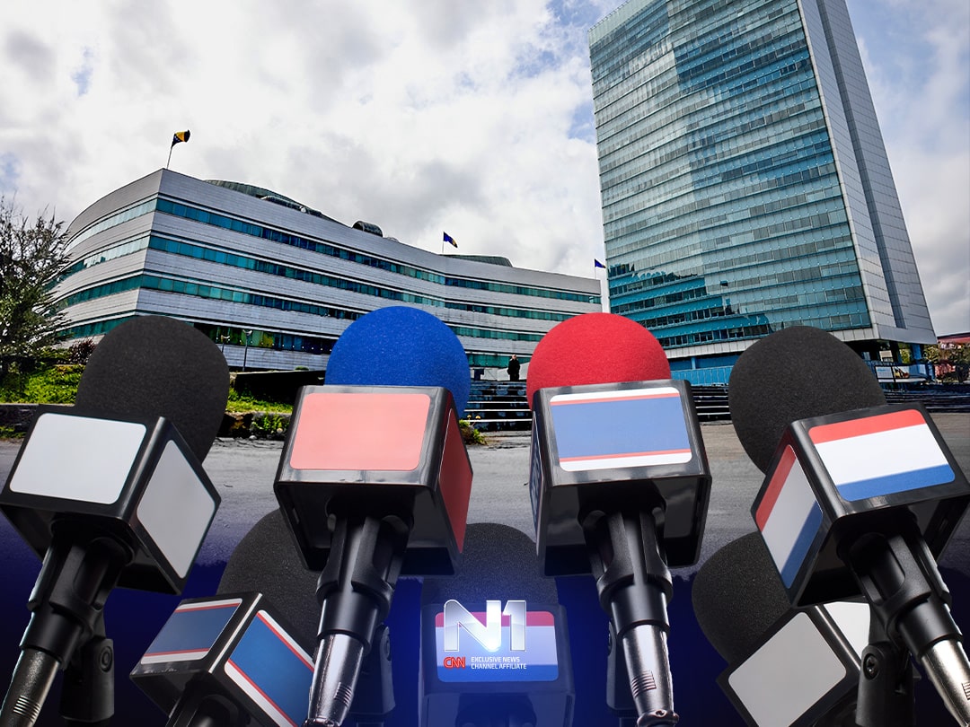 Ilustracija-Faruk-Durmisevic-novinari-parlament-min(2)