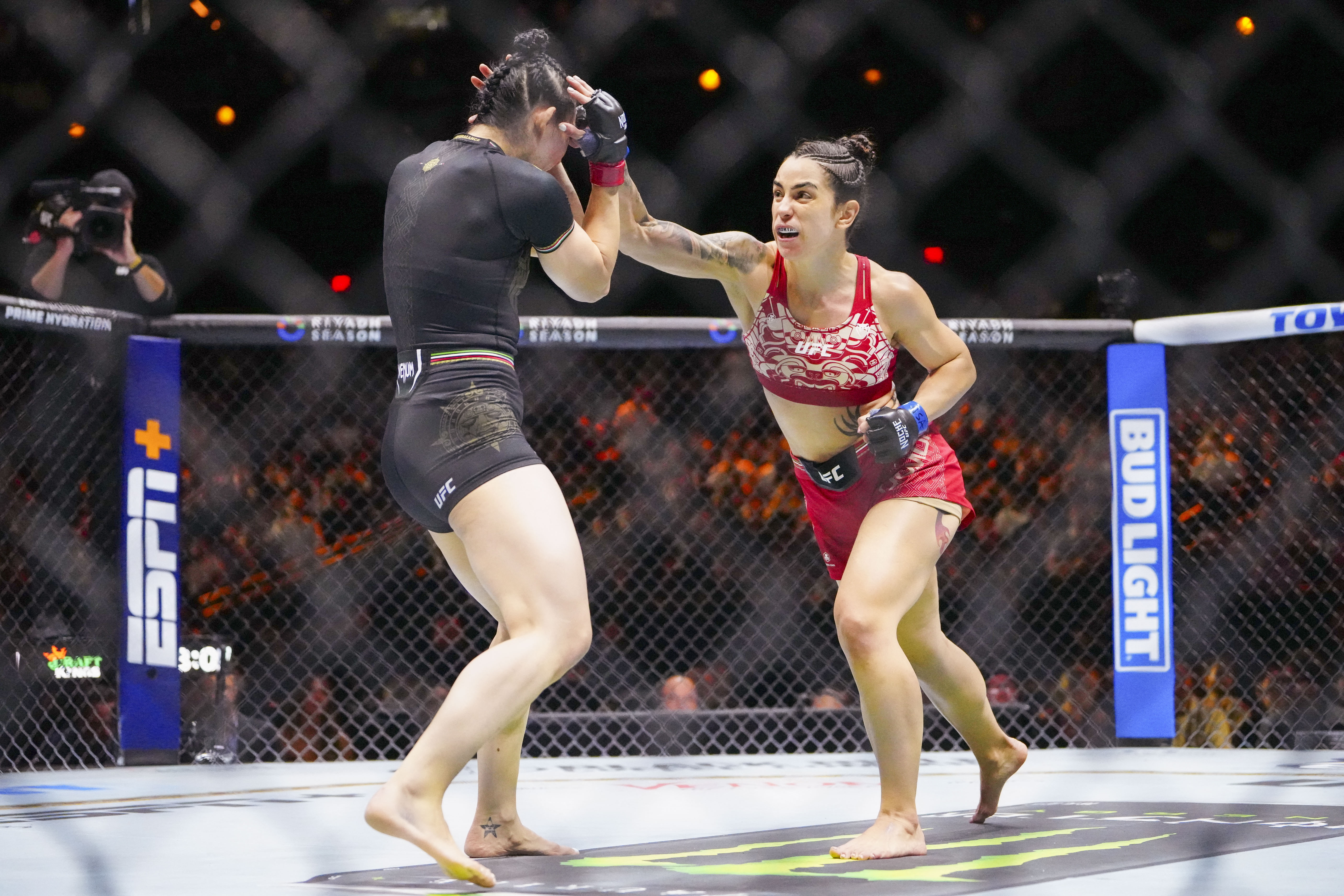 MMA: Riyadh Season Noche UFC 306 - Aldana vs Dumont