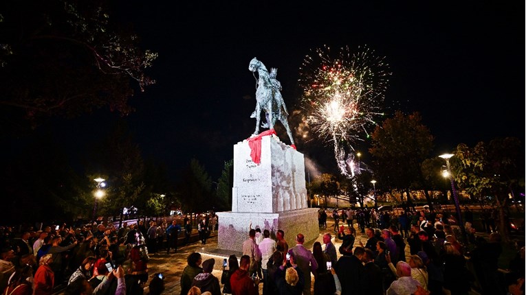 1727297212-a28d3b4e-d697-4e68-aaec-4e4526824f84