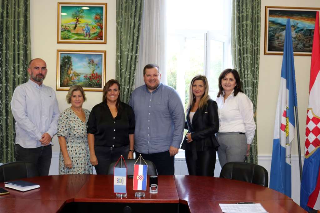 l_0bb1cdf9239a9e28f82a3c1fa01b3410