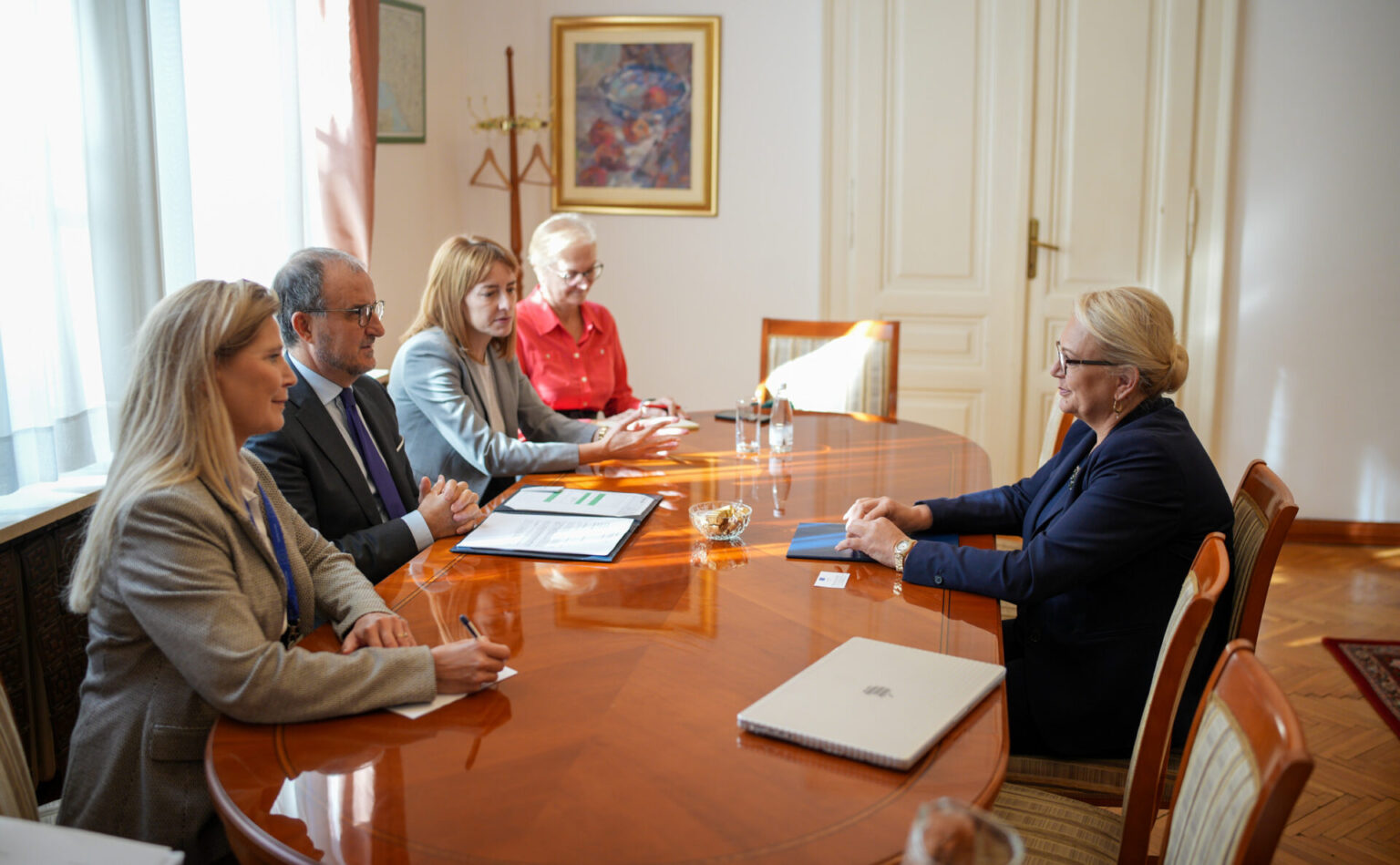 Susret-predsjednica-FBiH-Lidija-Bradara-i-veleposlanik-EU-Luigi-Soreca-5-1-1536x949