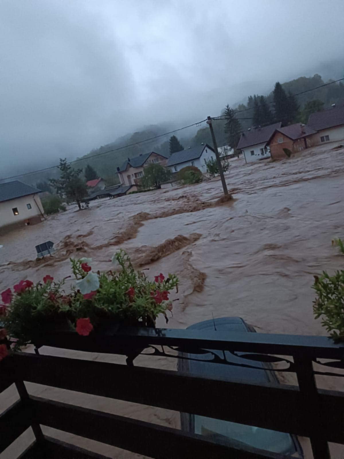 33b79a05-4f50-40a1-a3e2-5bf8dfdde563