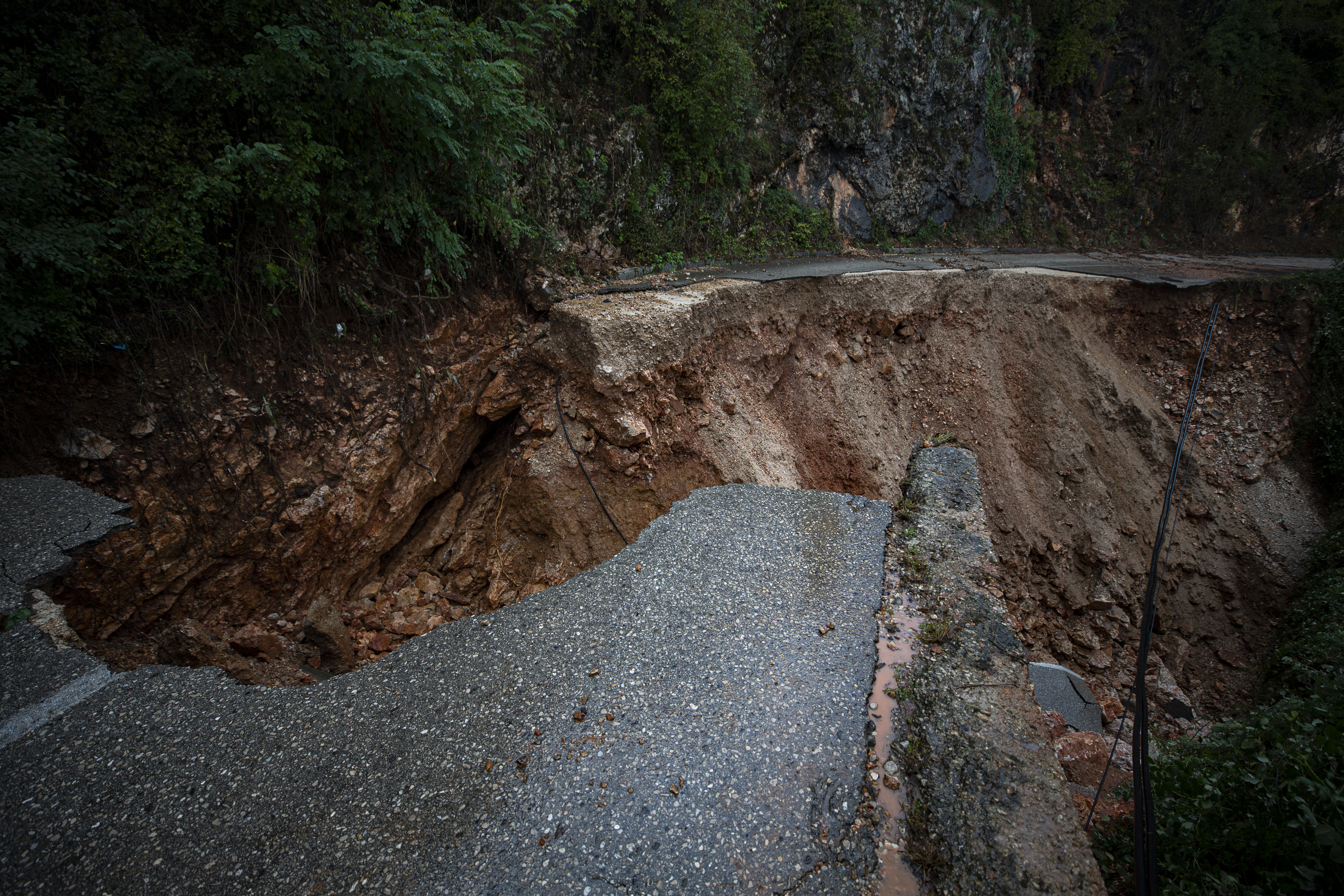 Poplave u BiH: Klizište uništilo putnu komunikaciju u Buturović Polju