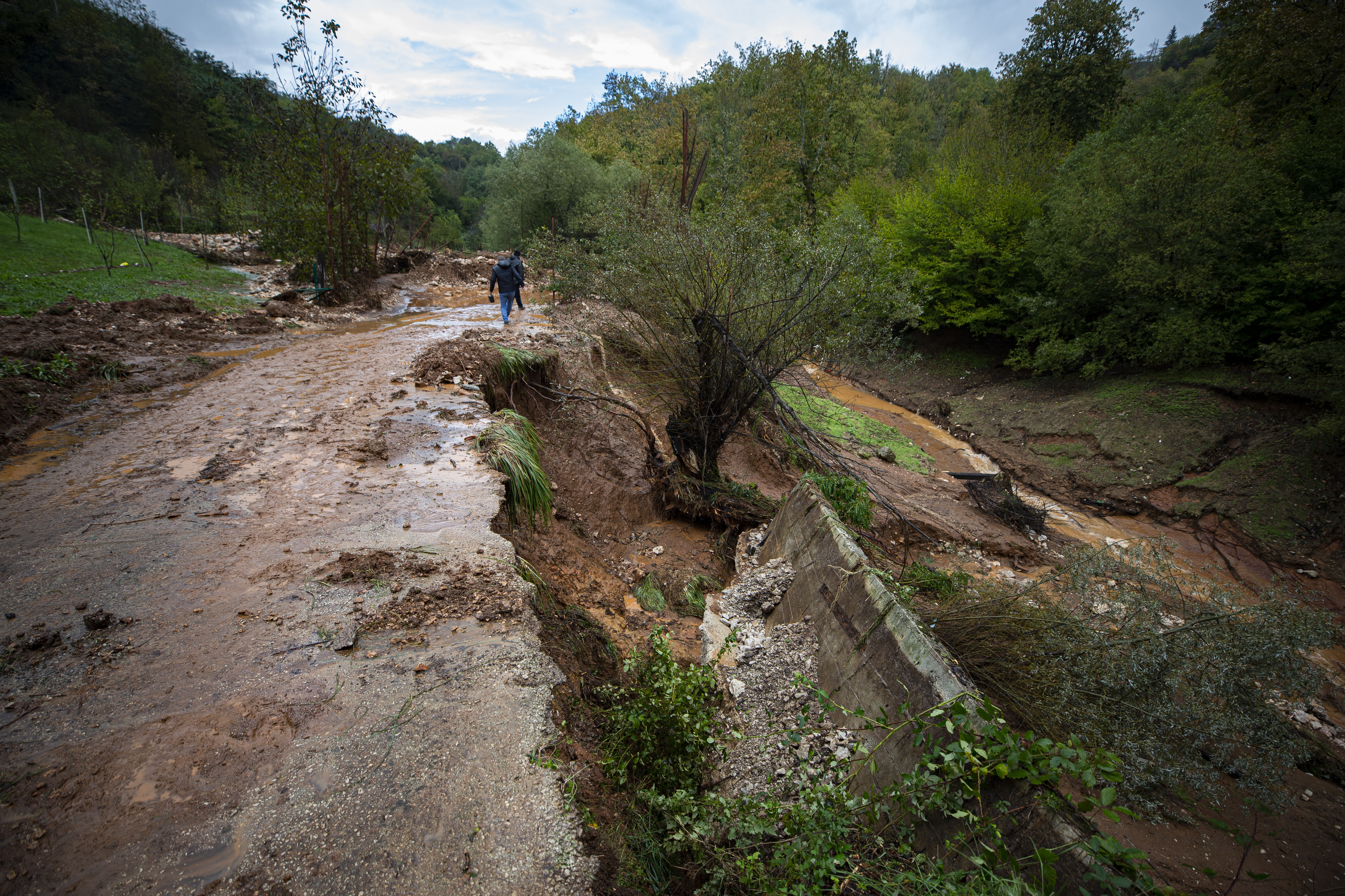 Poplave u BiH: Klizište uništilo putnu komunikaciju u Buturović Polju