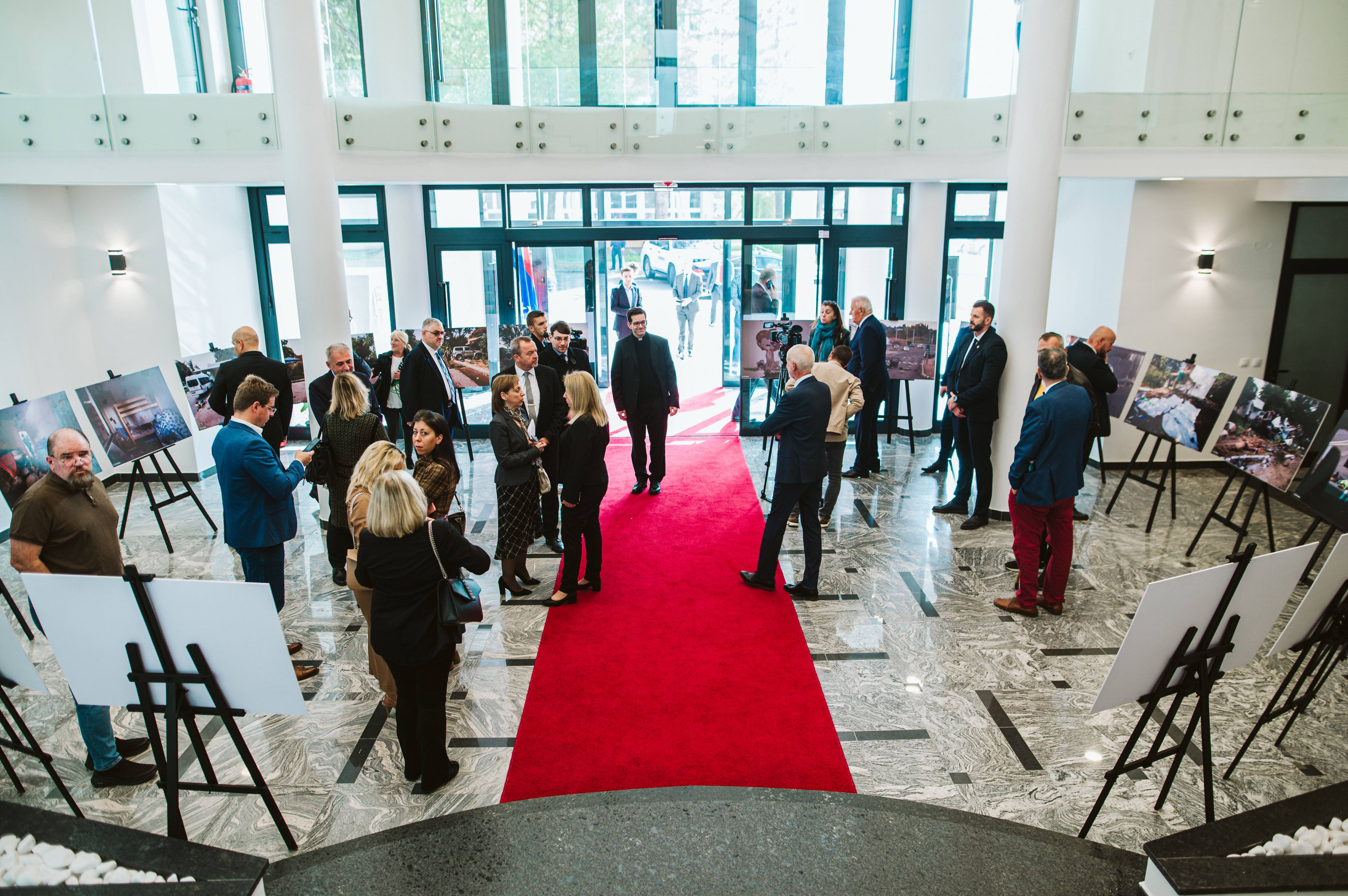 docs_a22459c6-df35-4bc5-81dc-fbf0bb73b479_riviera_images_1