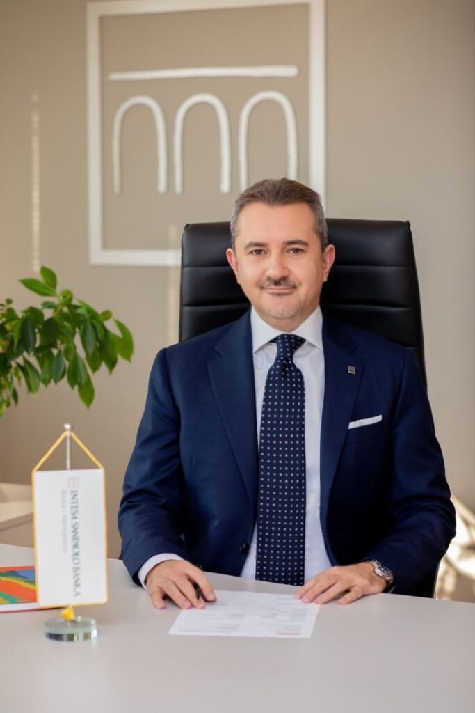 1729668544-Michele-Castoro-Predsjednik-Uprave-Intesa-Sanpaolo-Banke-683x1024.jpg