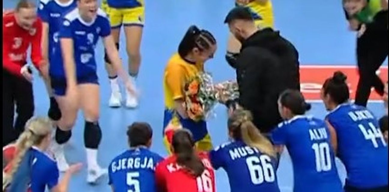 62937603-rukometasicu-damljanu-bosnjak-zaprosio-decko