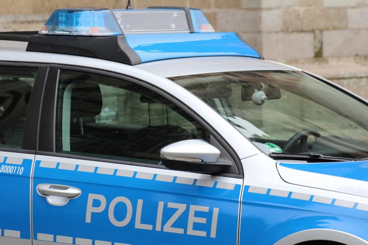 policija