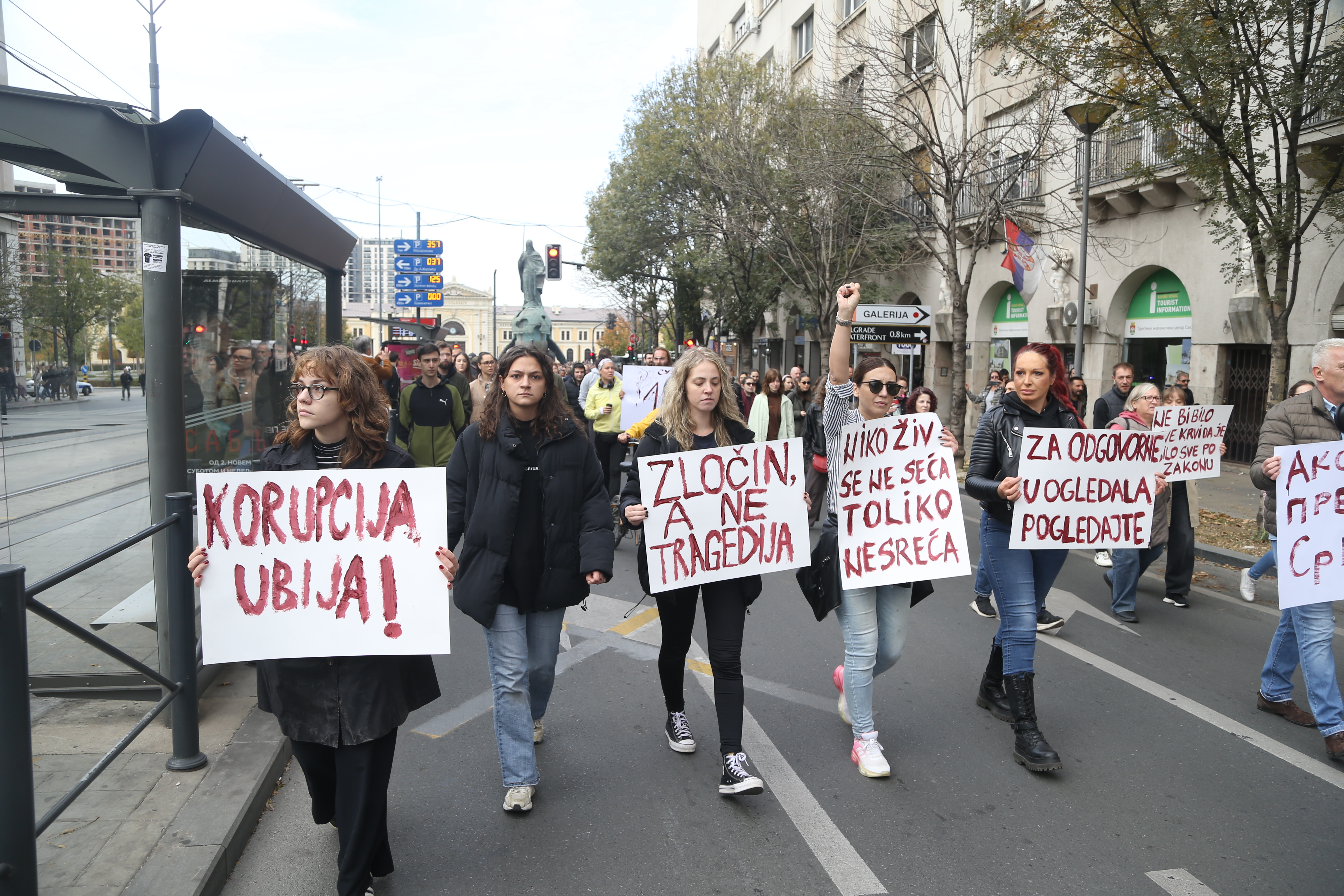 Beograd: Demonstranti zatražili ostavke zbog tragedije u Novom Sadu