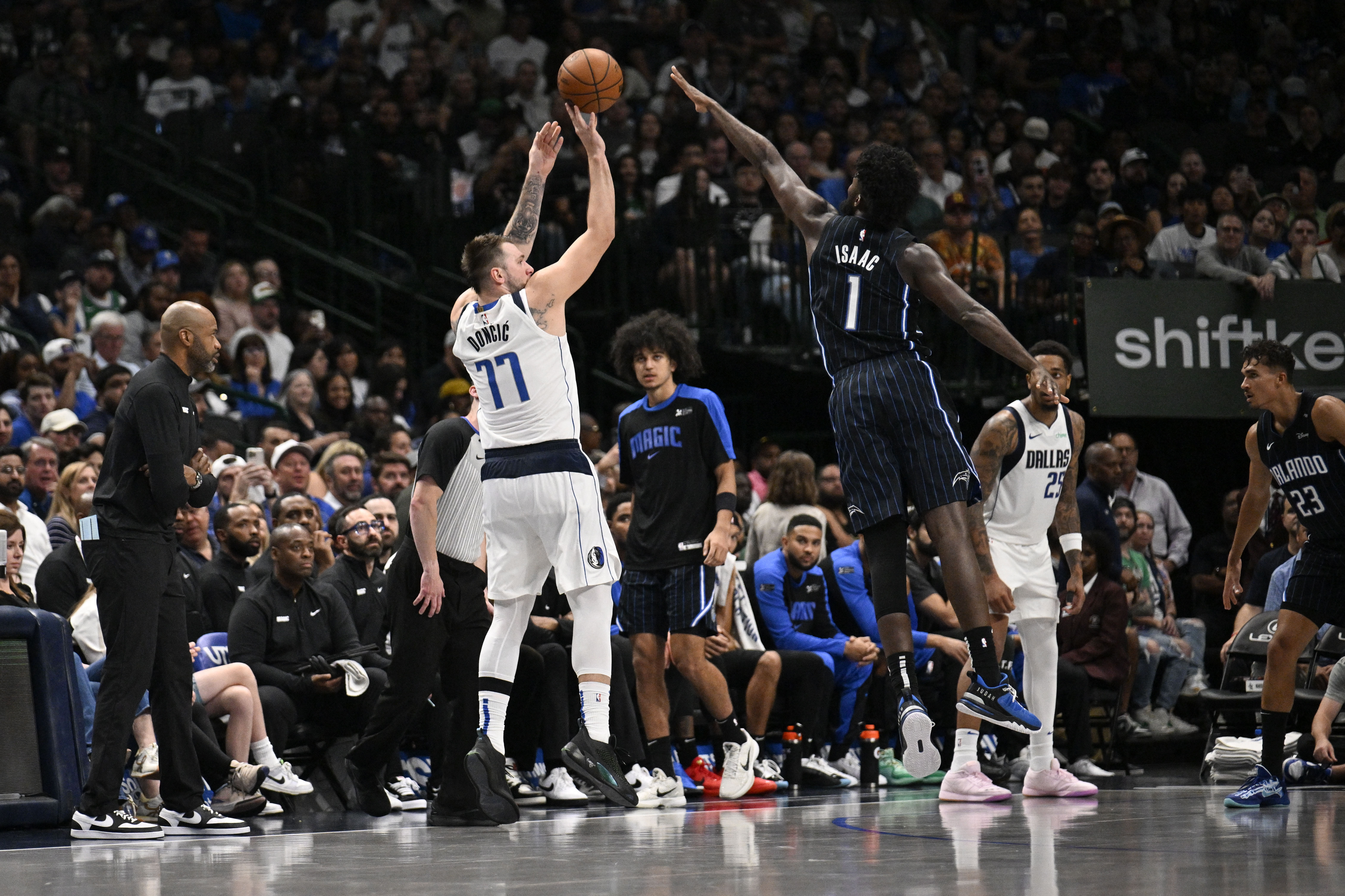 NBA: Orlando Magic at Dallas Mavericks