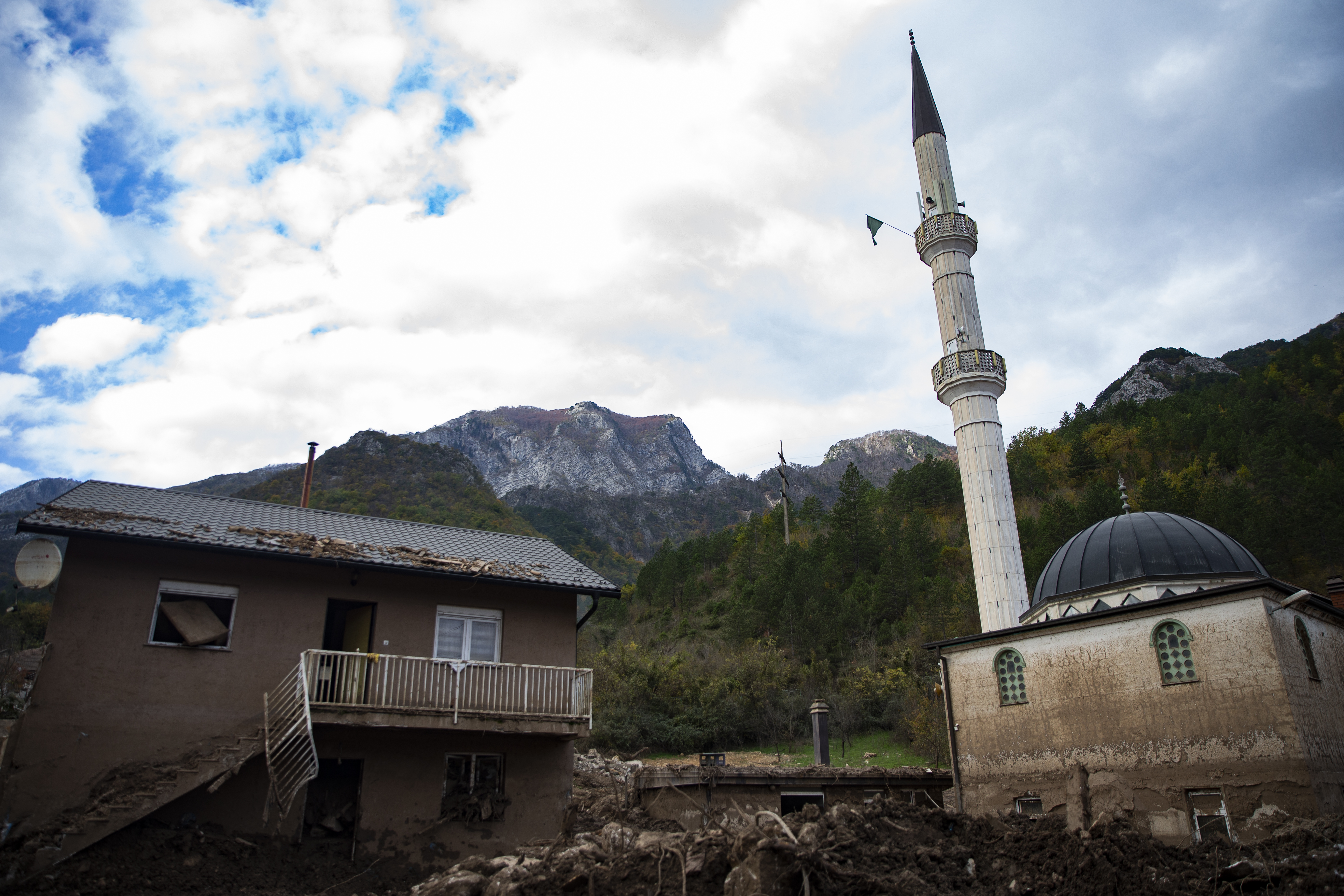 Donja Jablanica mjesec nakon razornih poplava i odrona: Raščišćavanje kuća i puteva još nije završeno
