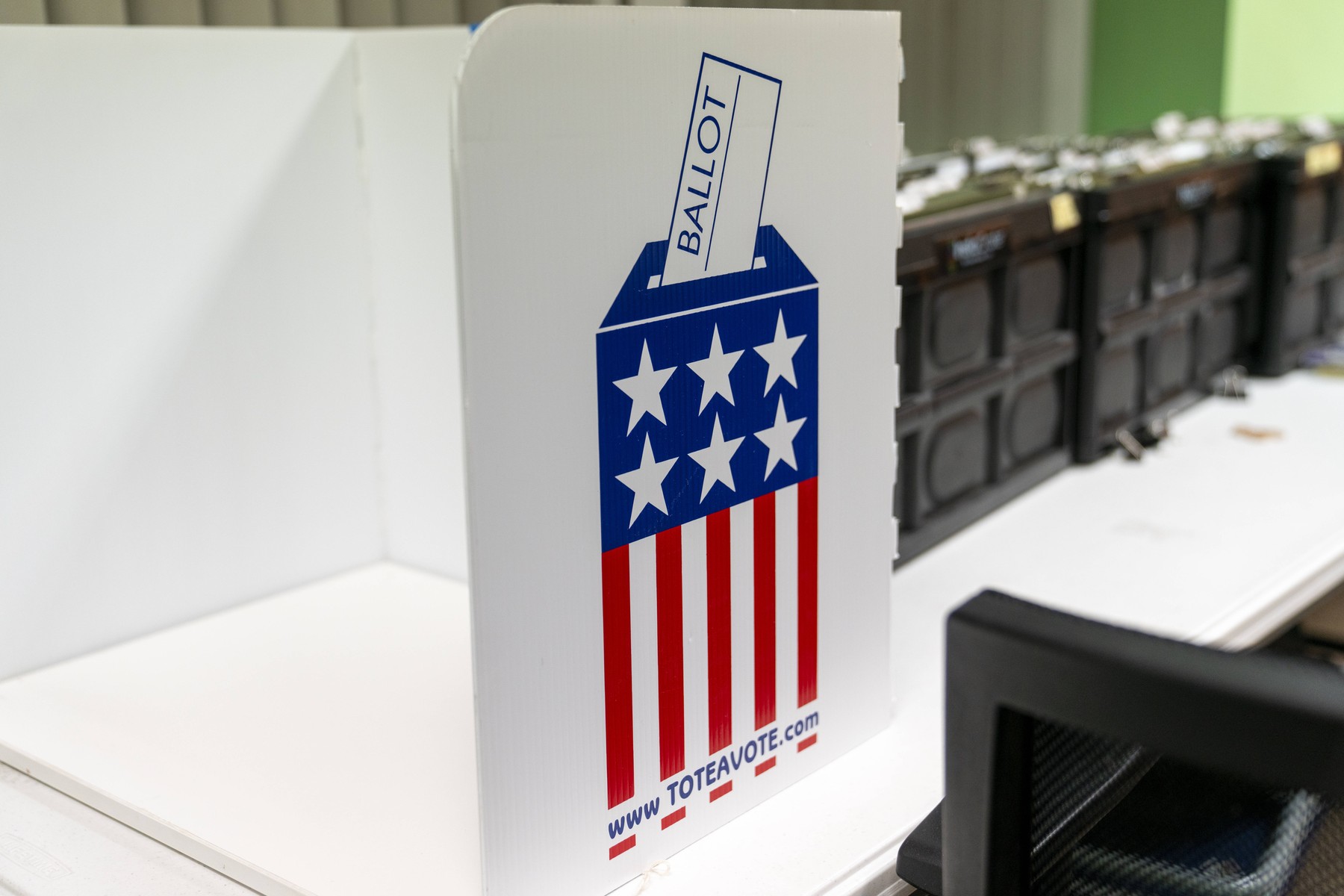 Massive turnout in Anchorage ahead of Alaska s 2024 Presidential Election The last day of early and absentee voting befo