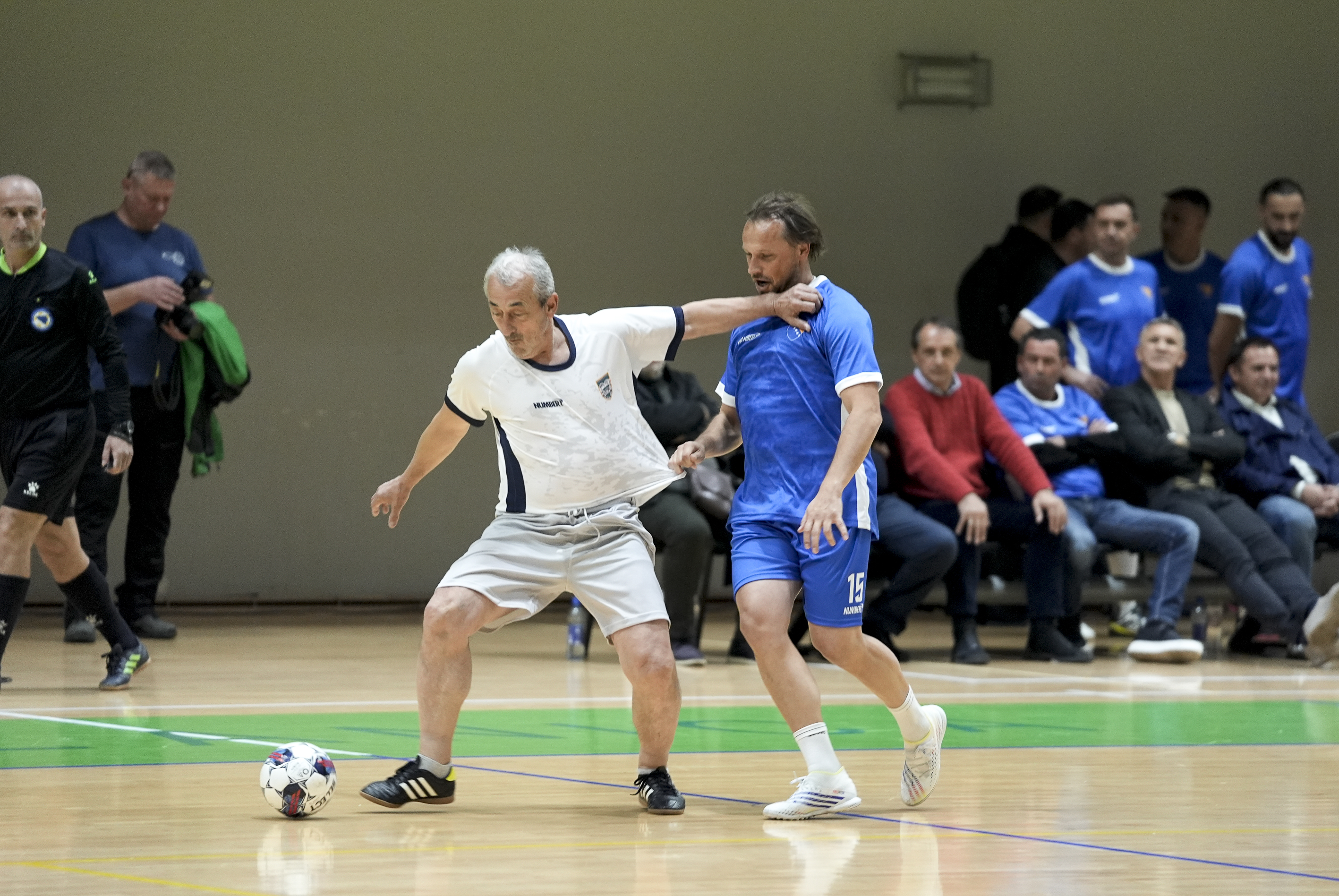 Održana humanitarna utakmica u Jablanici: Brojne legende bh. sporta ujedinjene u pomoći unesrećenim