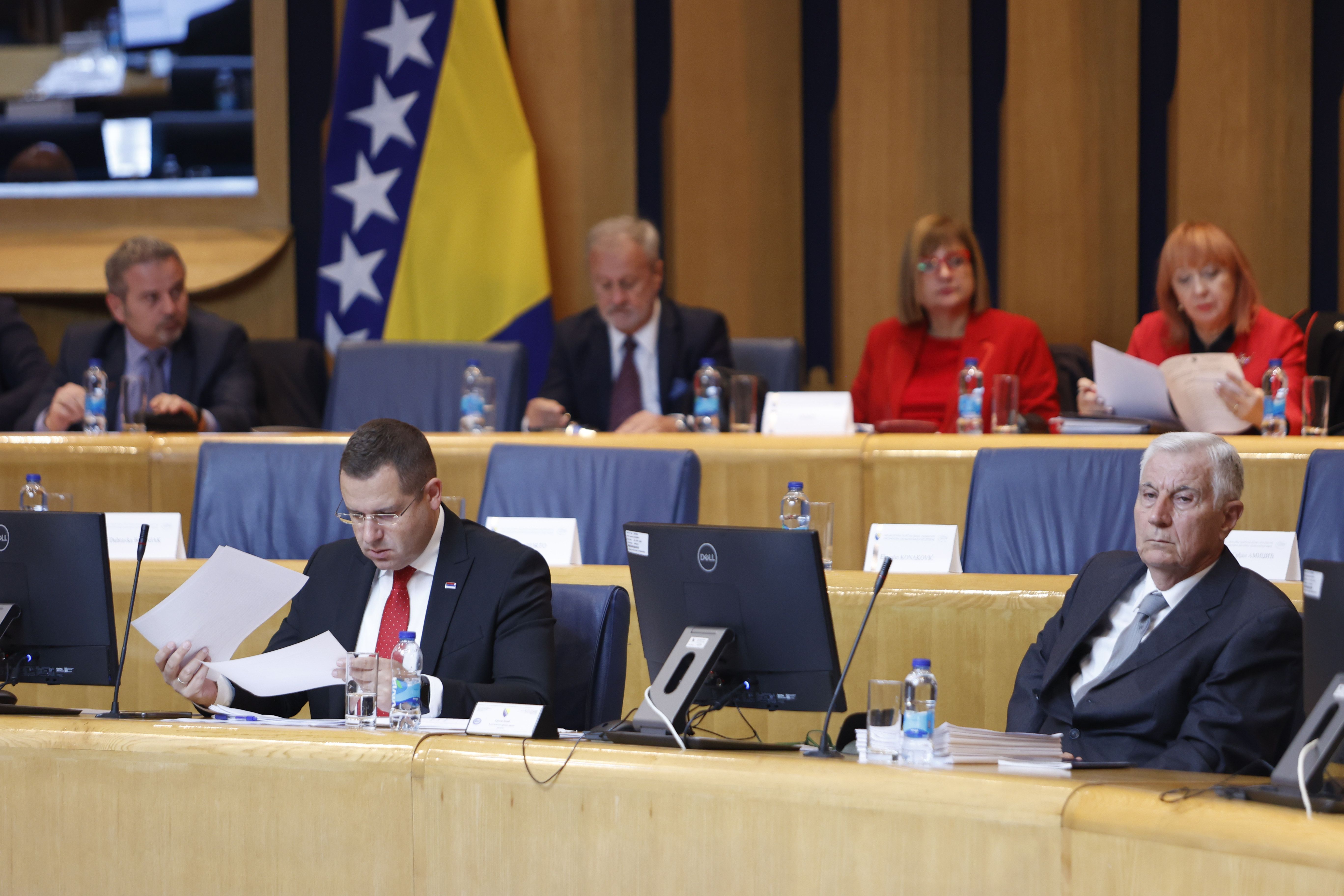 6e7ebced6d24bb438ed2b52e0a4bfff4