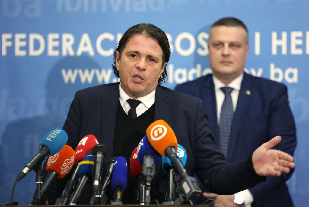 l_827ba8c7a95b18cb3bb7ac4645d4fd6d