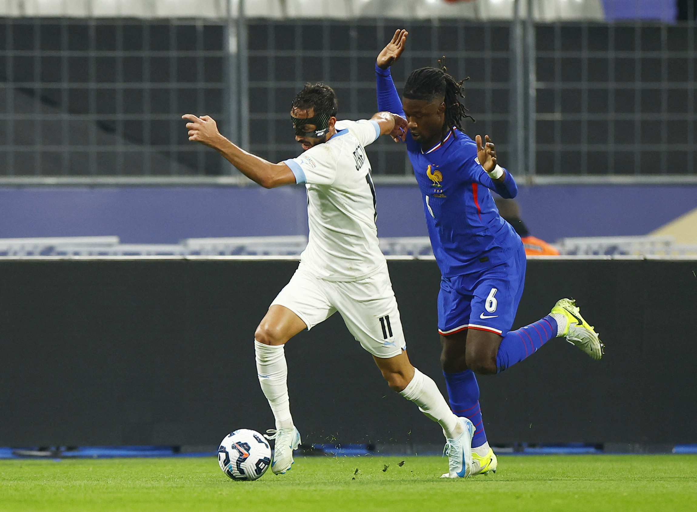 REUTERS/Christian Hartmann