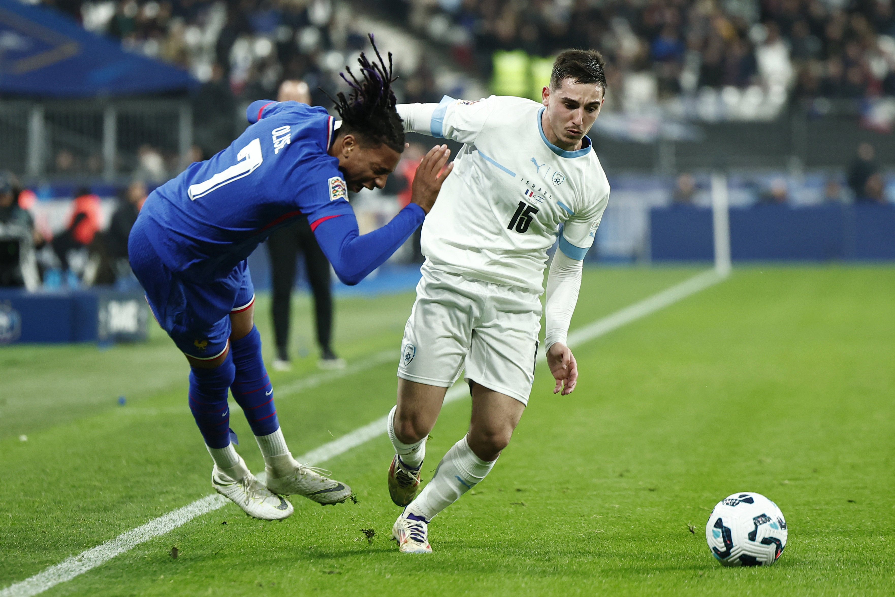 REUTERS/Christian Hartmann