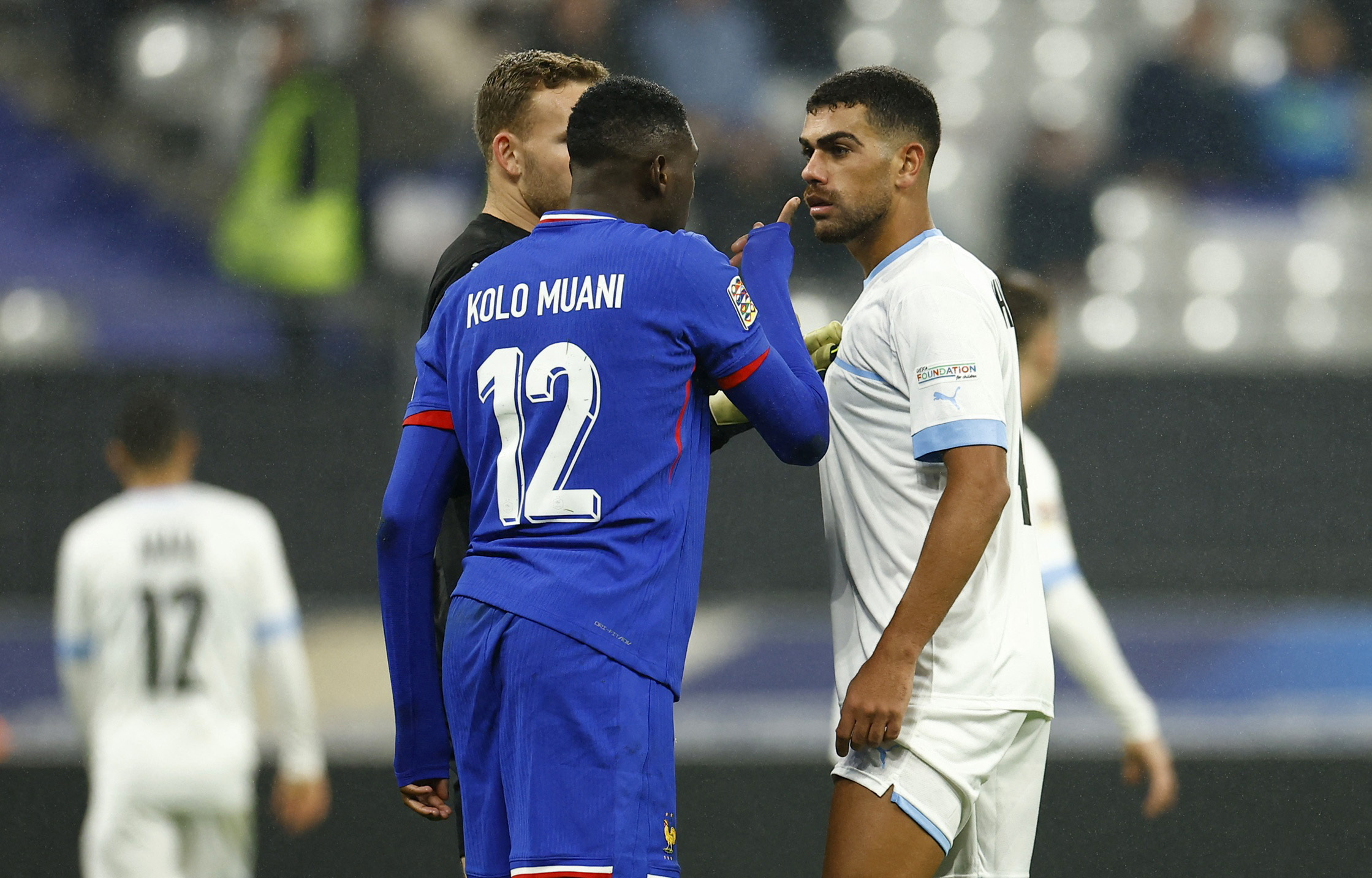 REUTERS/Christian Hartmann