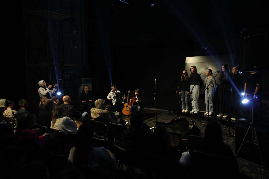 l_5e4f38fc6b8b08a7045b238fdd7d2840