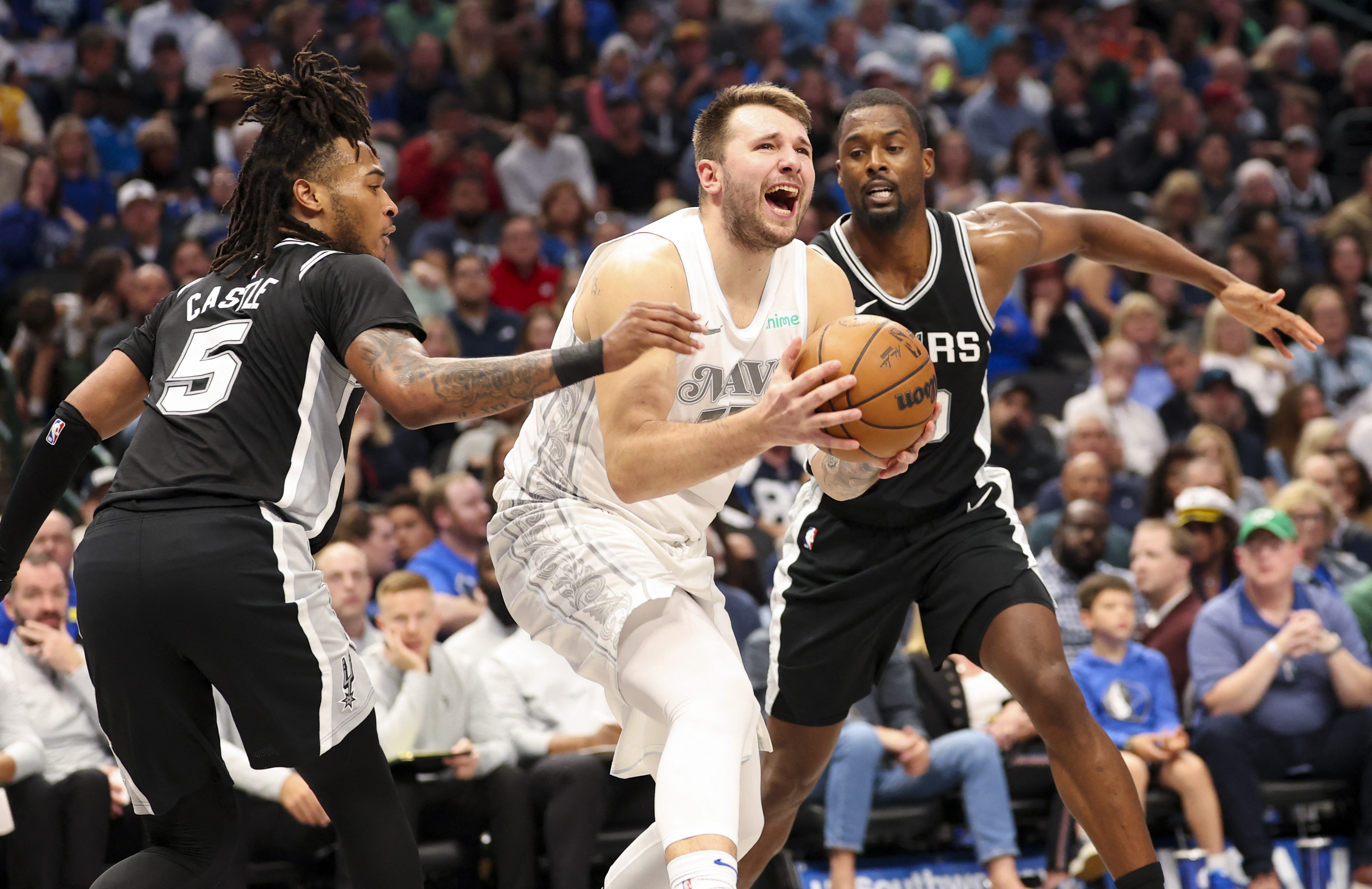 NBA: San Antonio Spurs at Dallas Mavericks