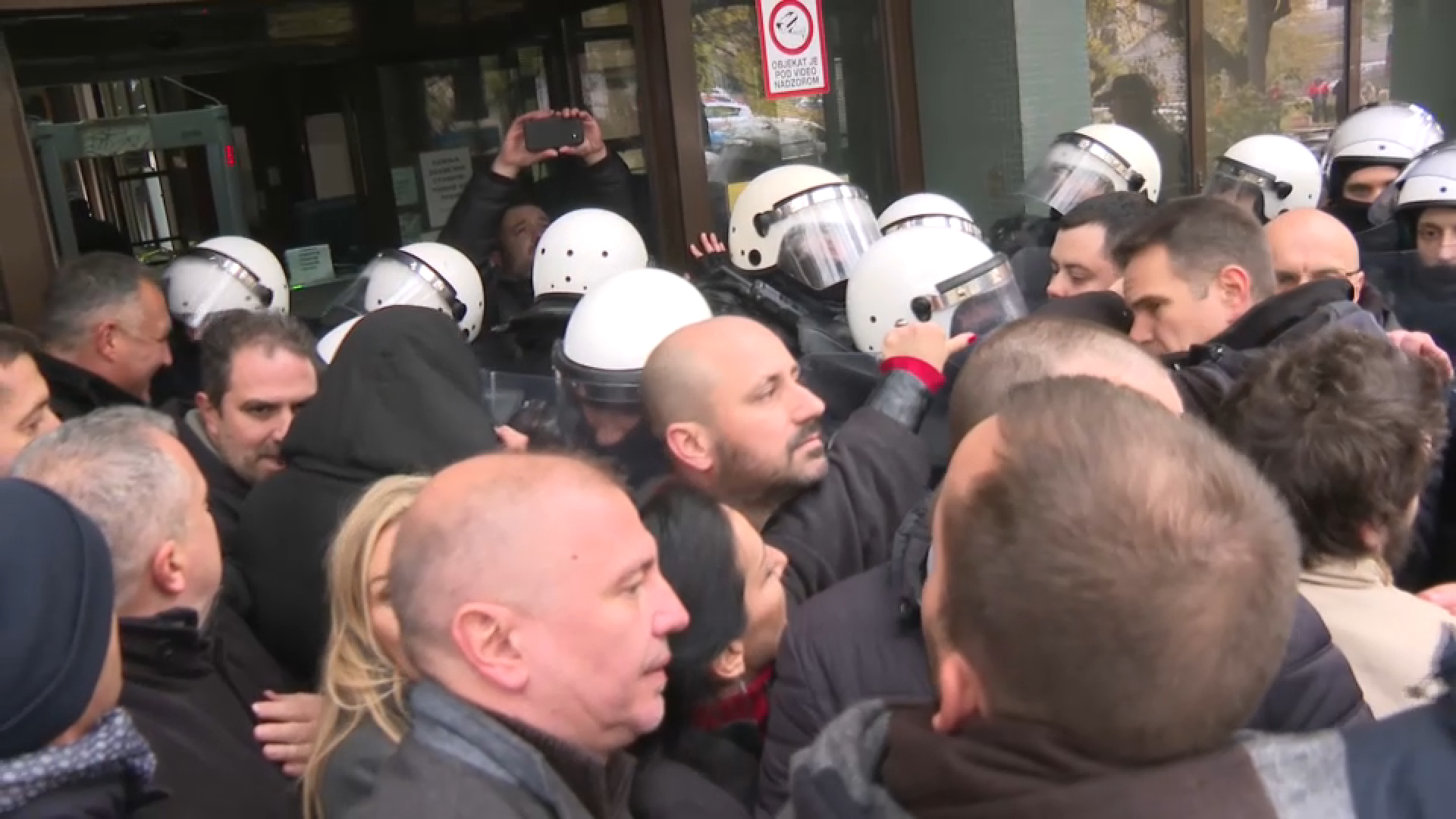 opozicija i policija tuzilastov novi sad