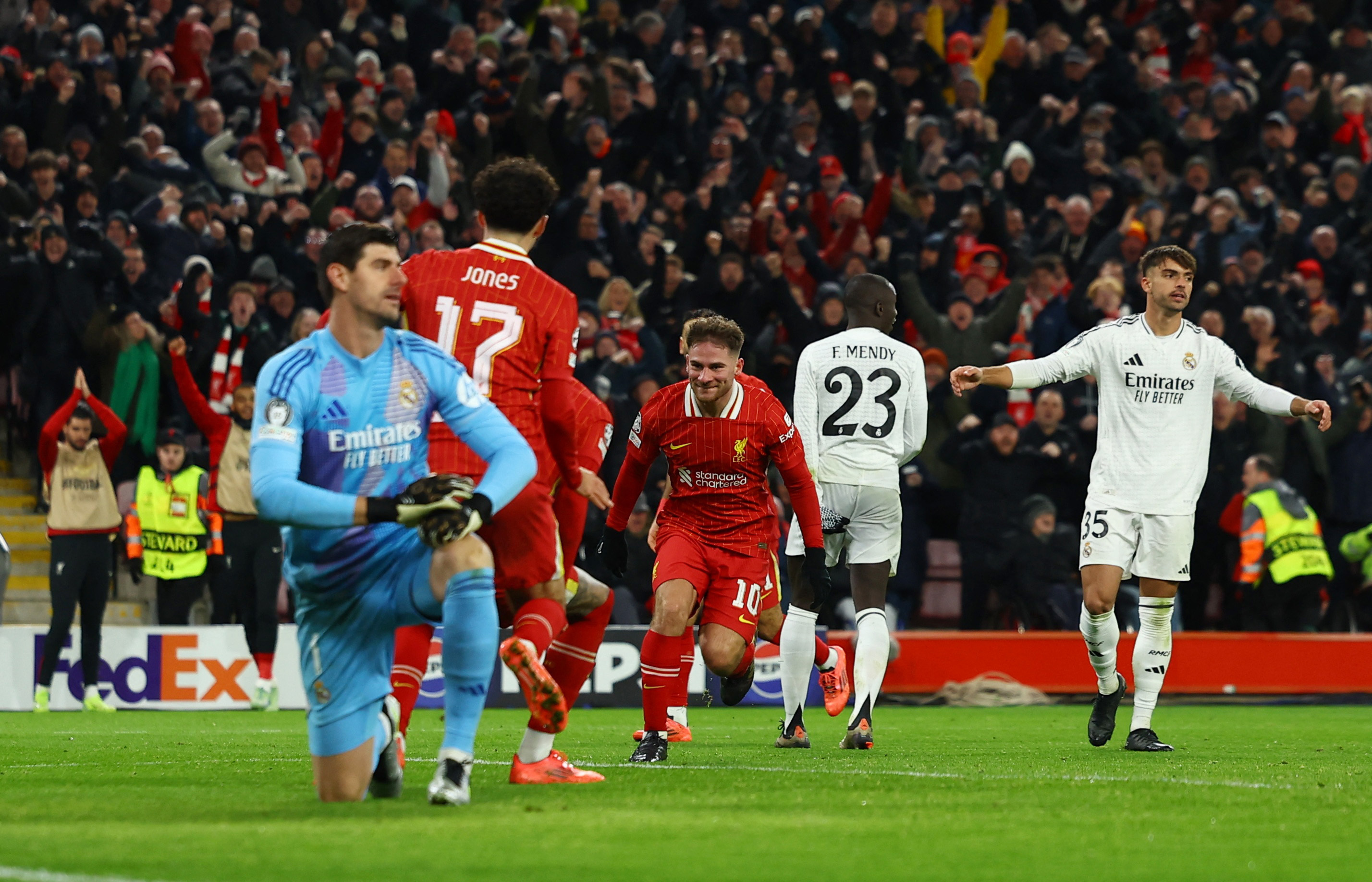 REUTERS/Molly Darlington