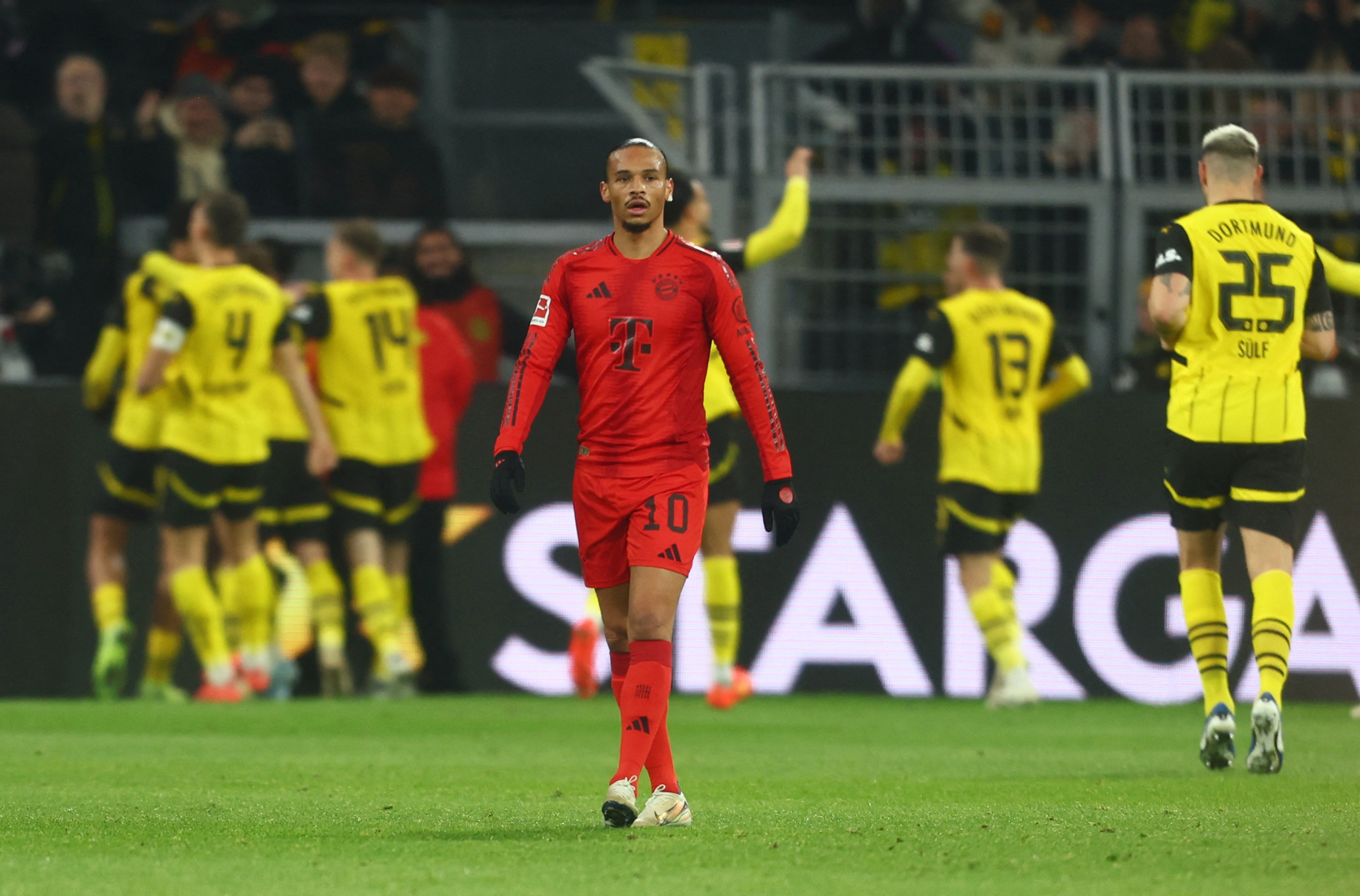 REUTERS/Leon Kuegeler