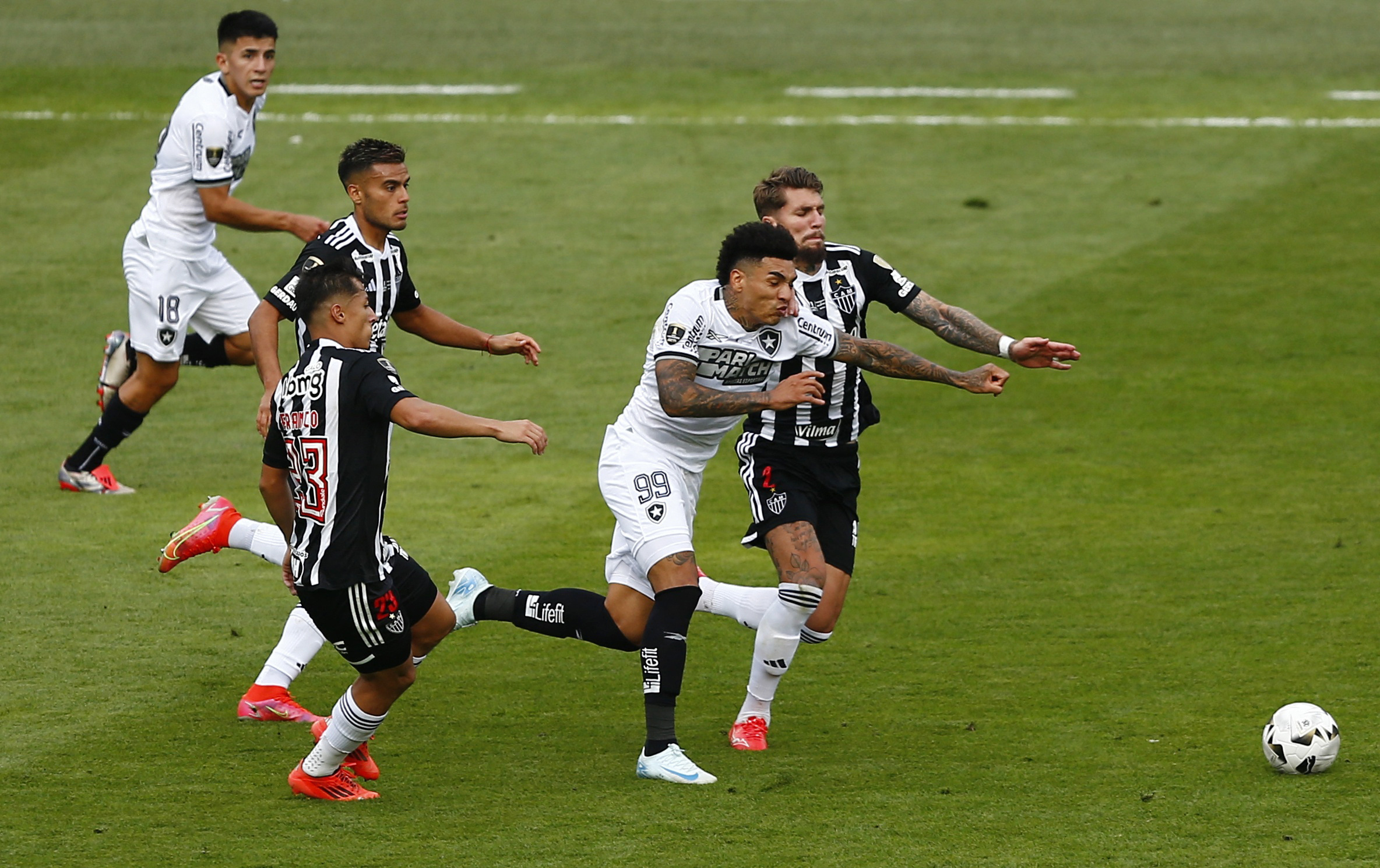 REUTERS/Mariana Nedelcu 