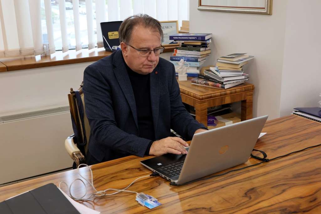 l_be642aad75a820c7a576f51129d9117d