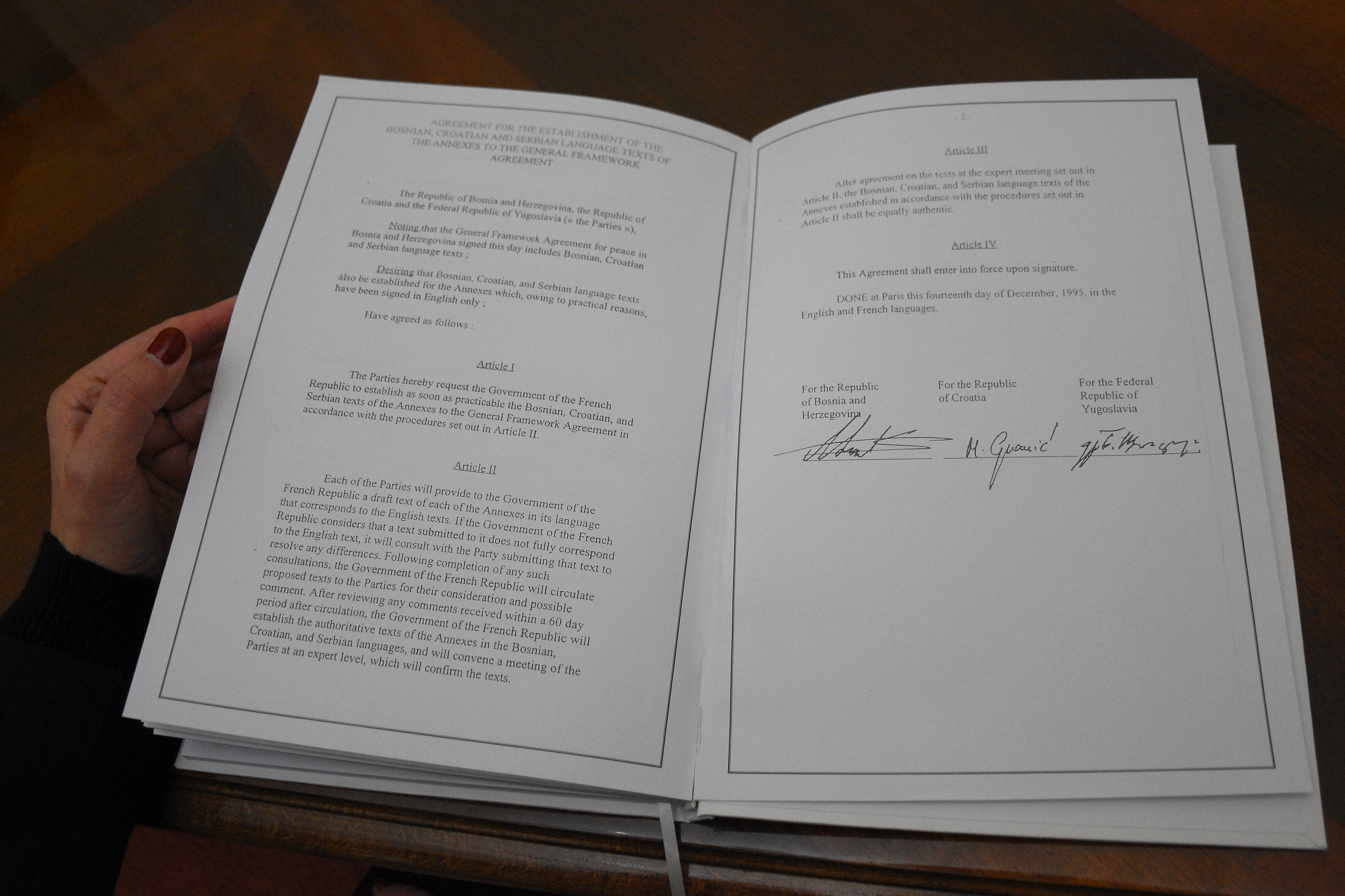 Dejtonski mirovni sporazum: "Izgubljeni" original, primjerak ovjerene kopije u Predsjedništvu BiH (2)