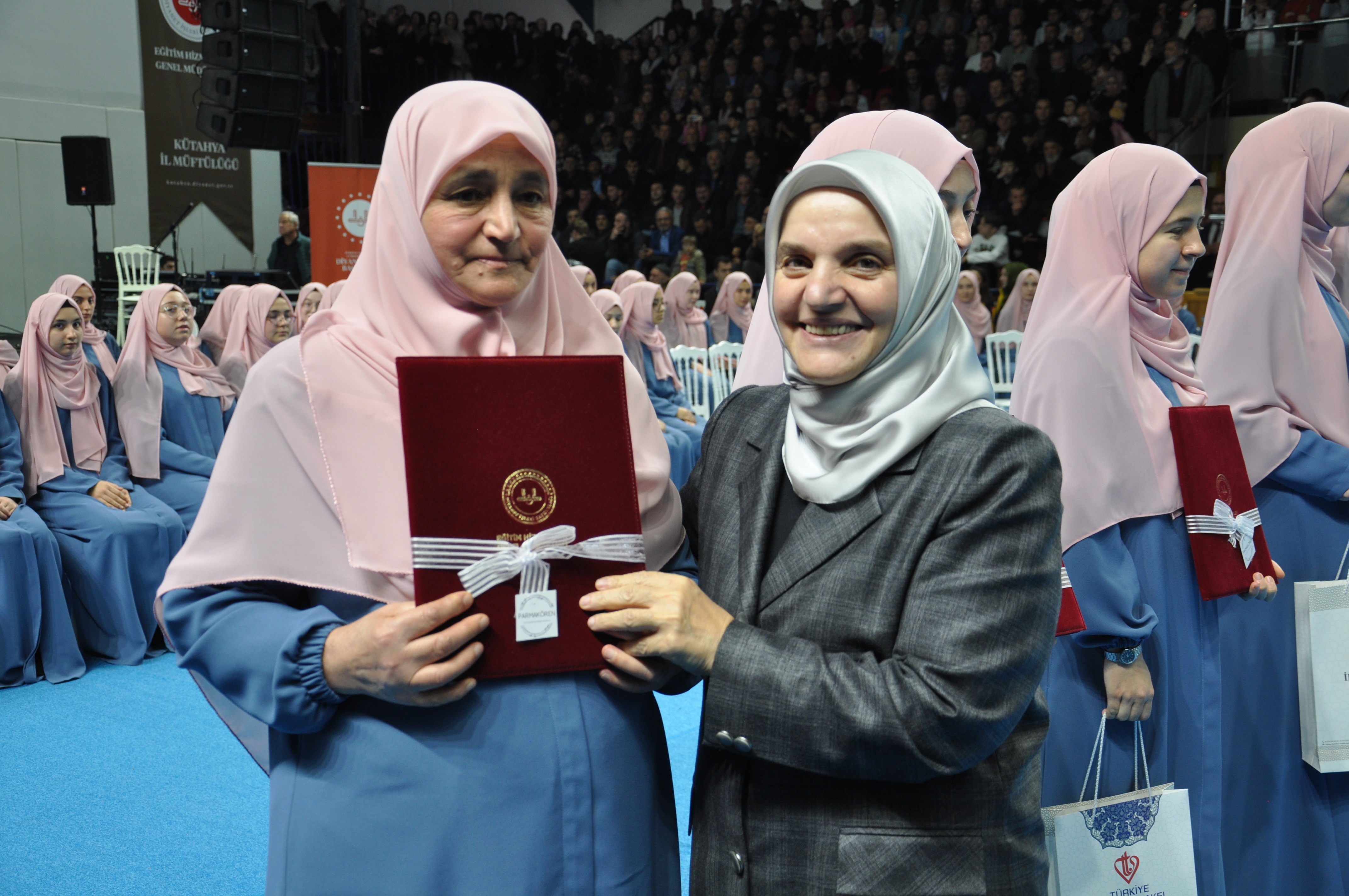 Nikad nije kasno: Turkinja Ummahan u 63. godini zvanično postala hafiza Kur'ana