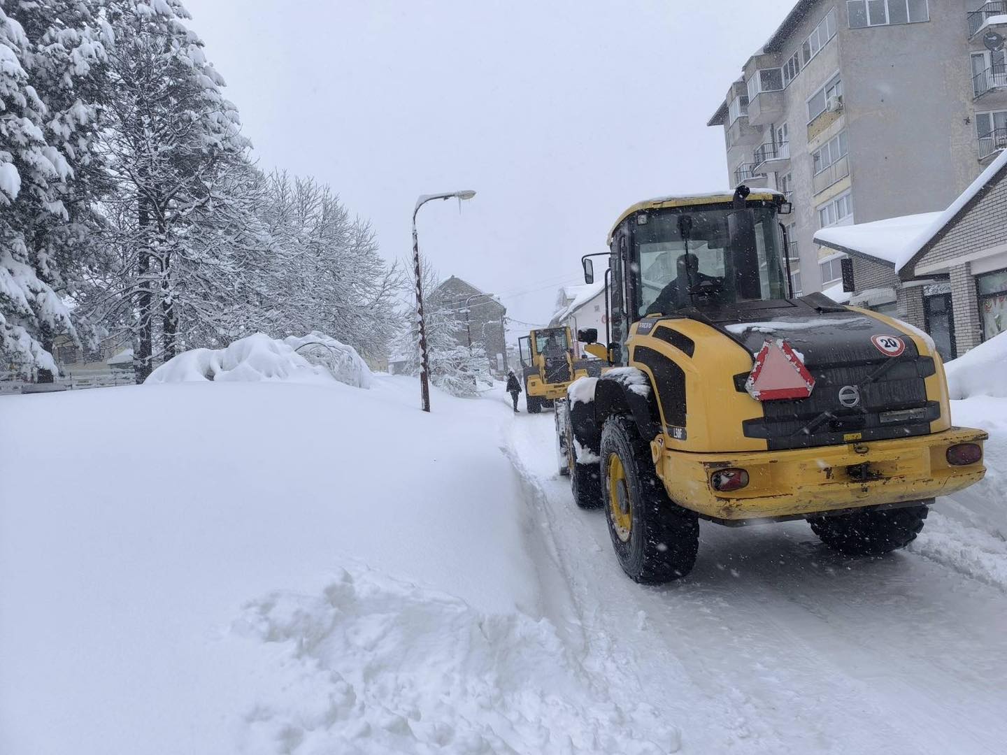 470196924_580080997951182_2786663489615759550_n